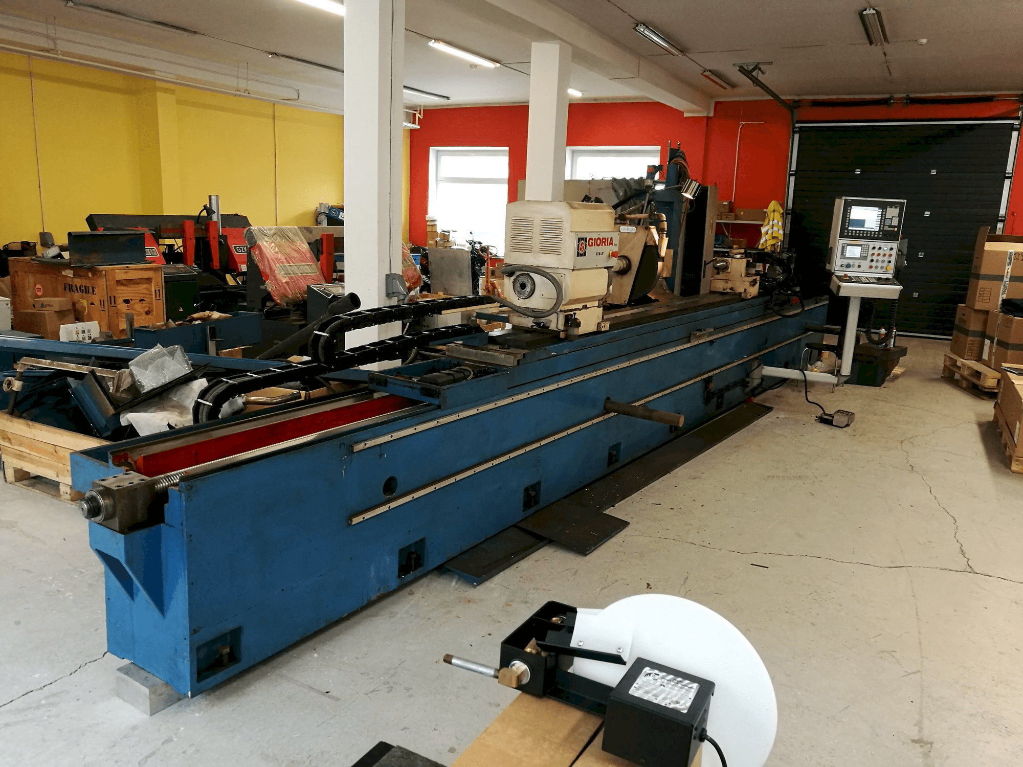 Gioria RU / PN 3500 CNC Mašinos vaizdas iš priekio