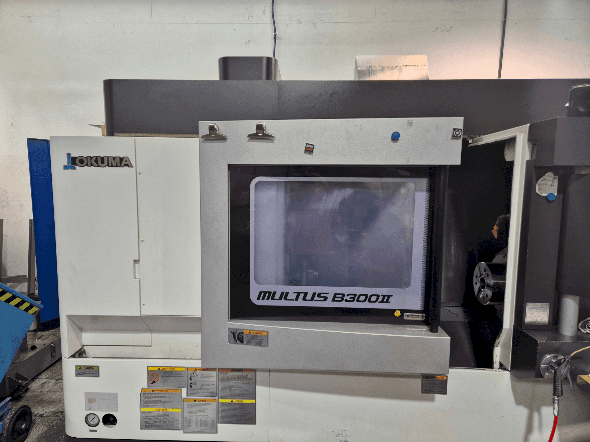 Okuma Multus B300 II Mašinos vaizdas iš priekio