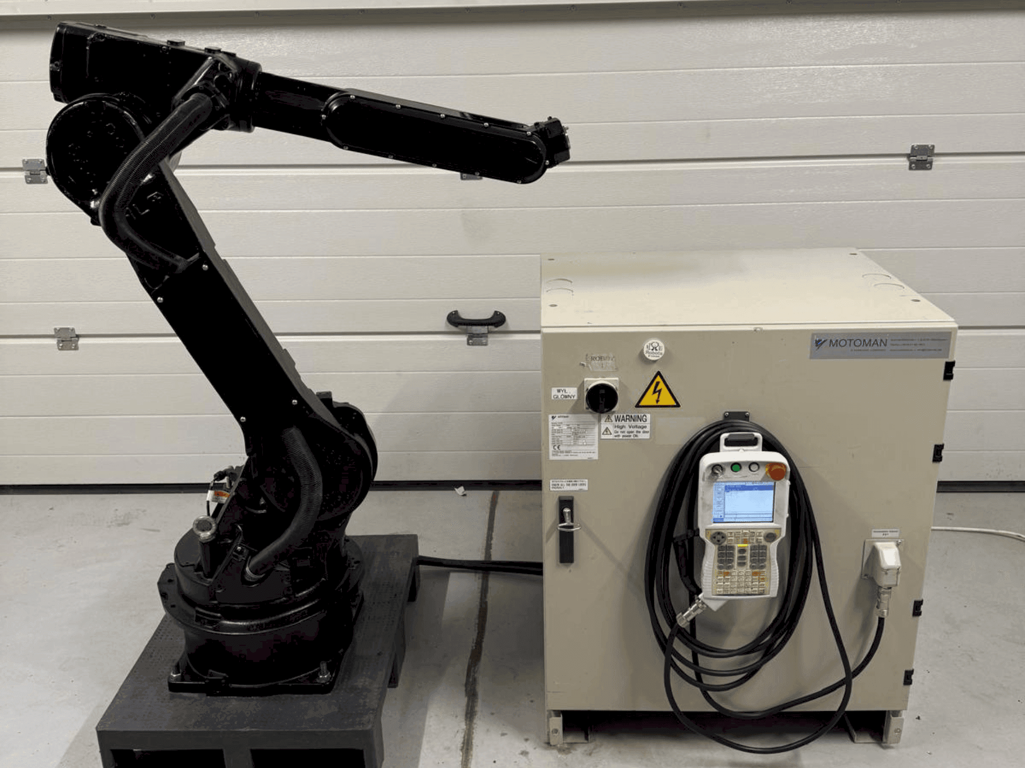 Yaskawa Motoman YR HP 20D Mašinos vaizdas iš priekio