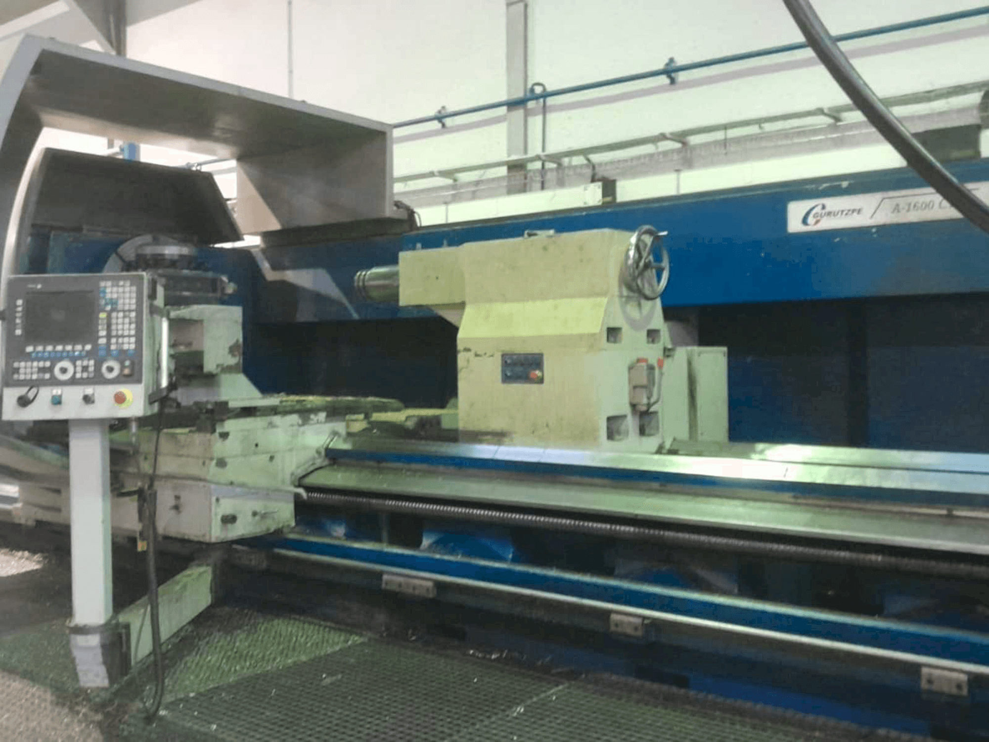 Gurutzpe A-1600 CNC Mašinos vaizdas iš priekio