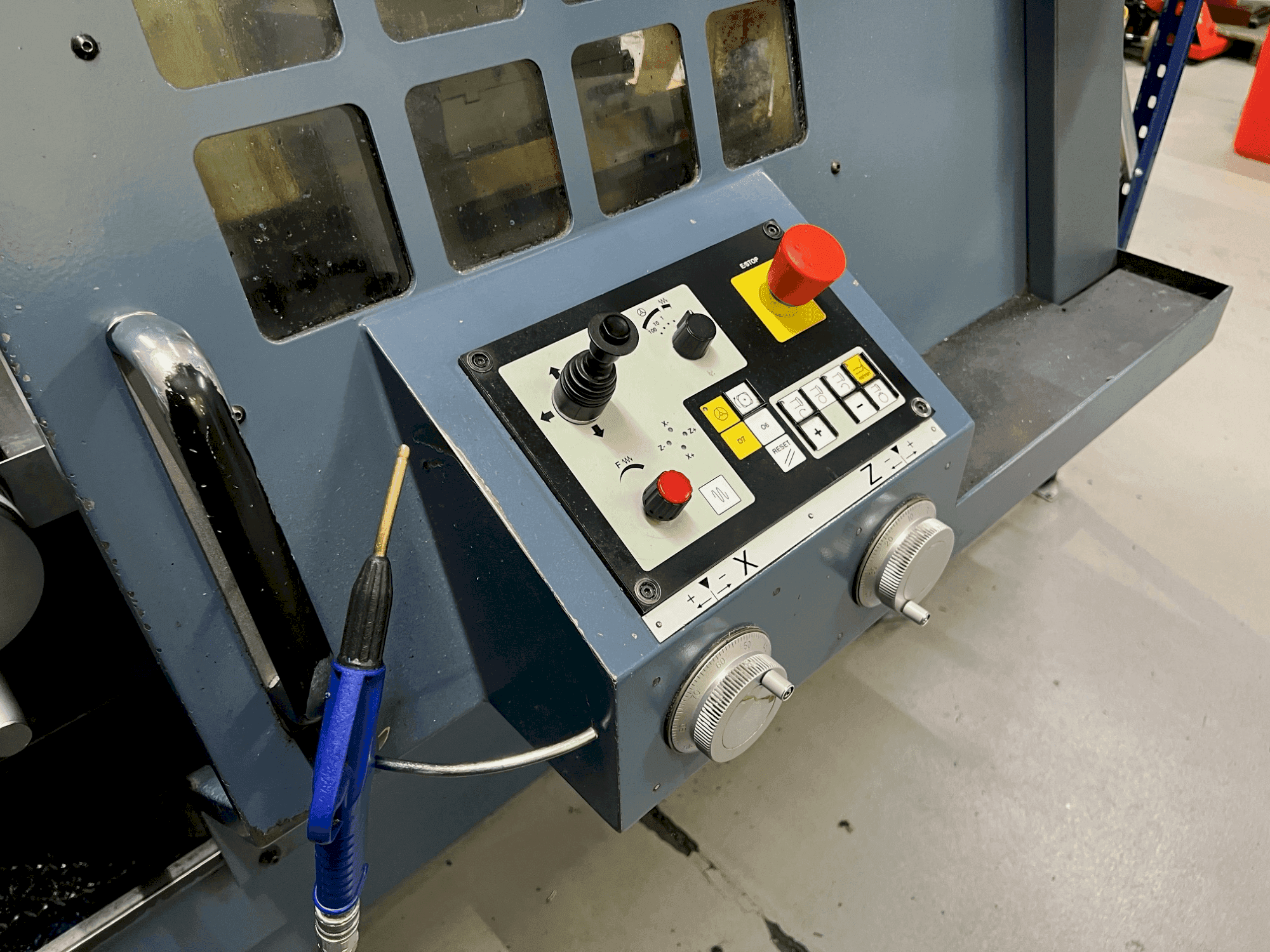 PADOVANI E255/1500 Mašinos vaizdas iš priekio