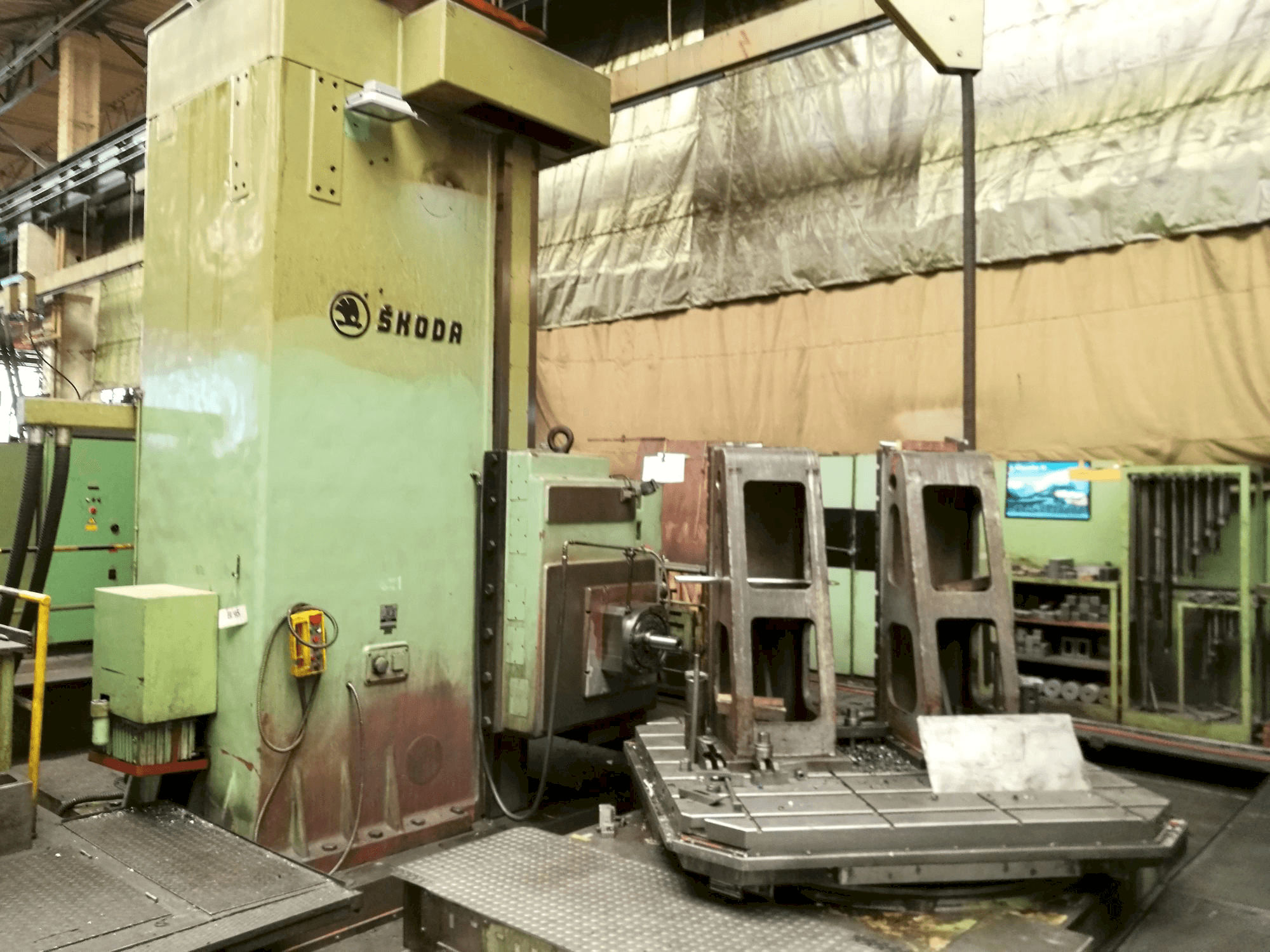 SKODA WI 130 Mašinos vaizdas iš priekio