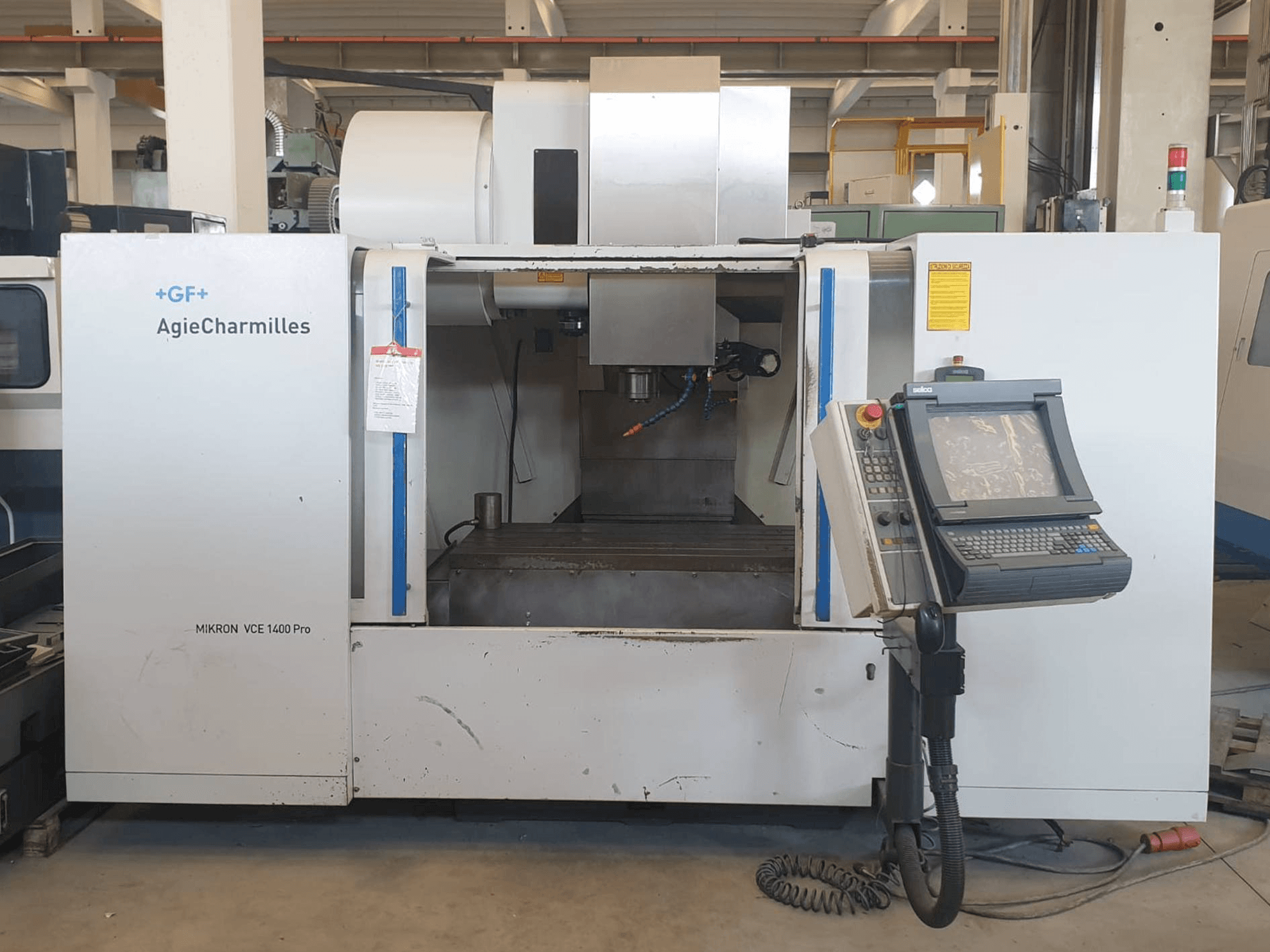 AgieCharmilles MIKRON VCE 1400 PRO Mašinos vaizdas iš priekio