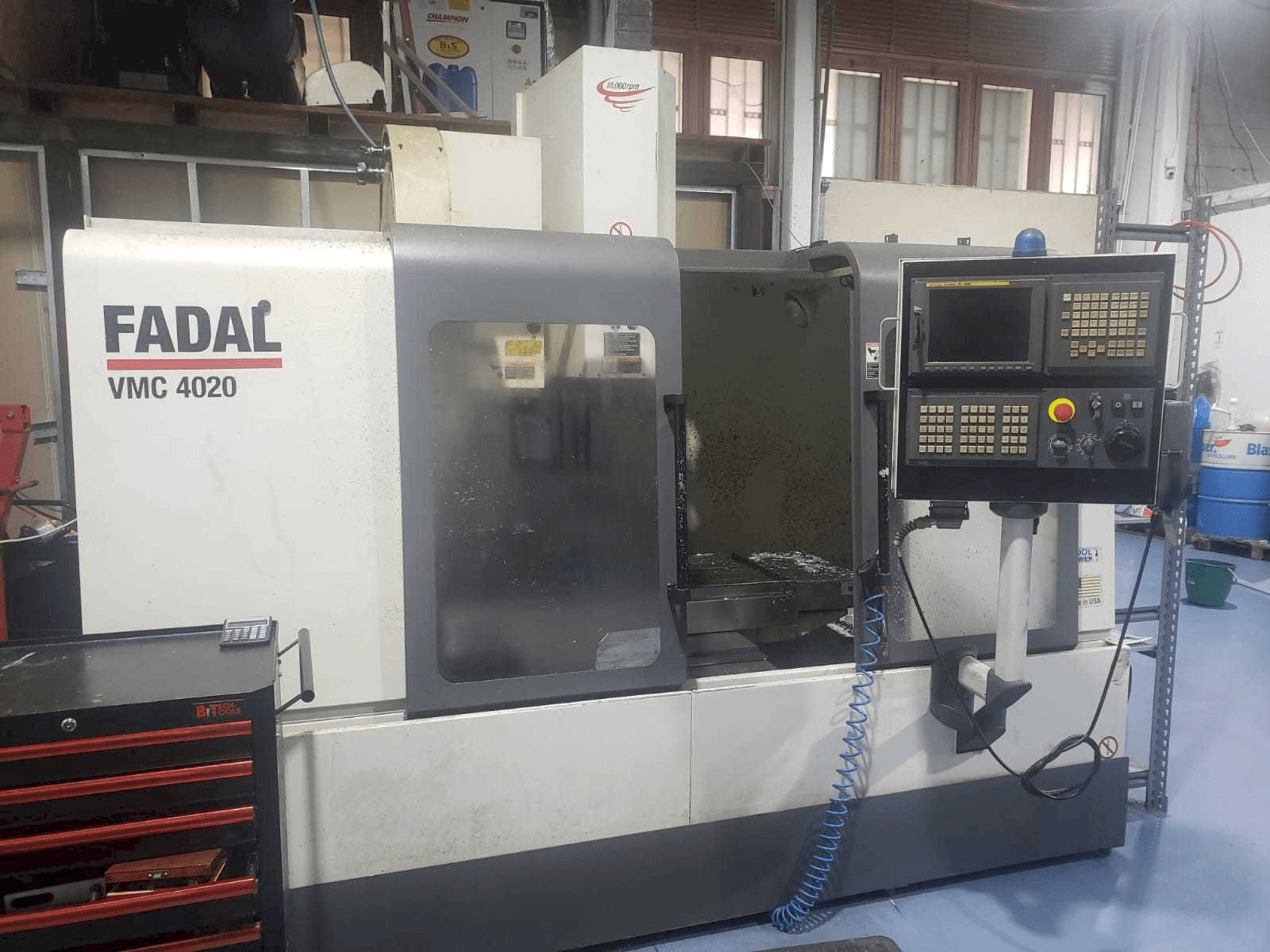 FADAL VMC 4020 HT Mašinos vaizdas iš priekio