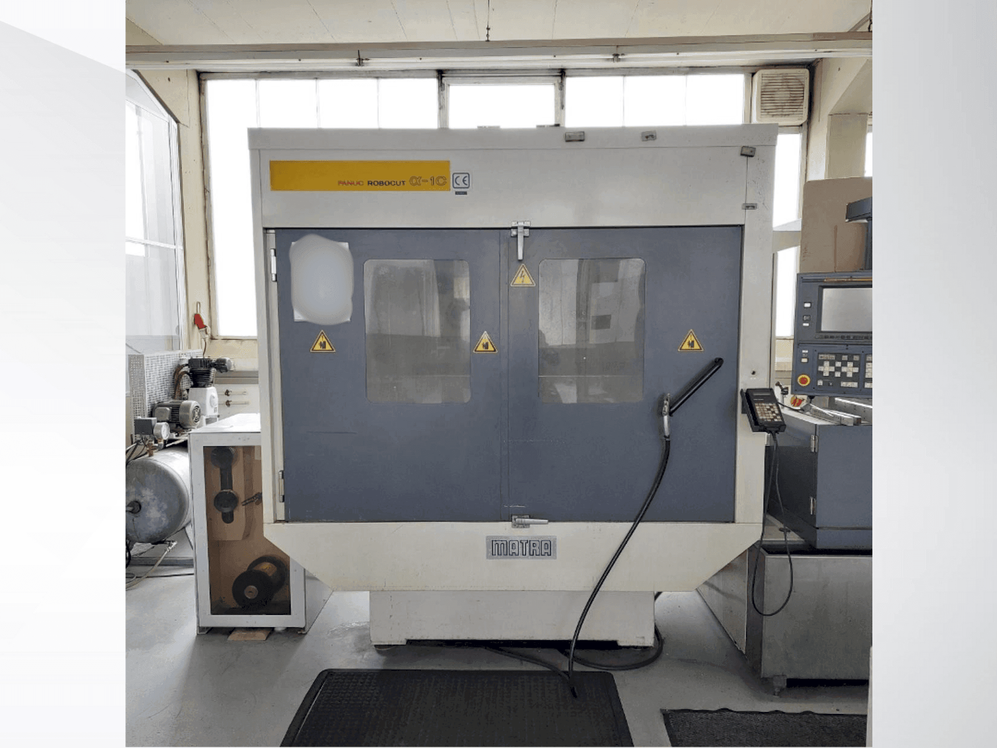 FANUC Robocut Alpha 1C Mašinos vaizdas iš priekio