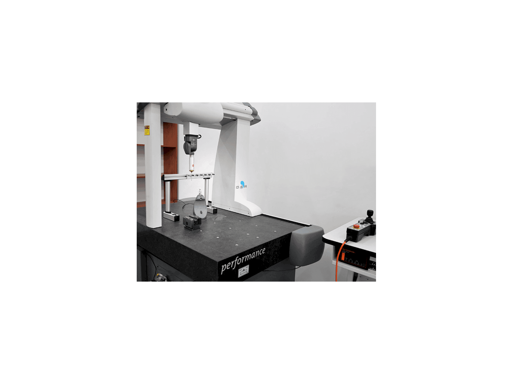 Hexagon Global 050705 Mašinos vaizdas iš priekio