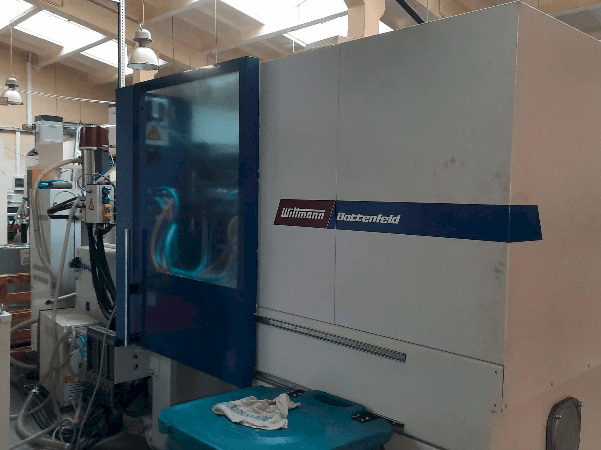 Battenfeld SmartPower 110/350 Mašinos vaizdas iš priekio