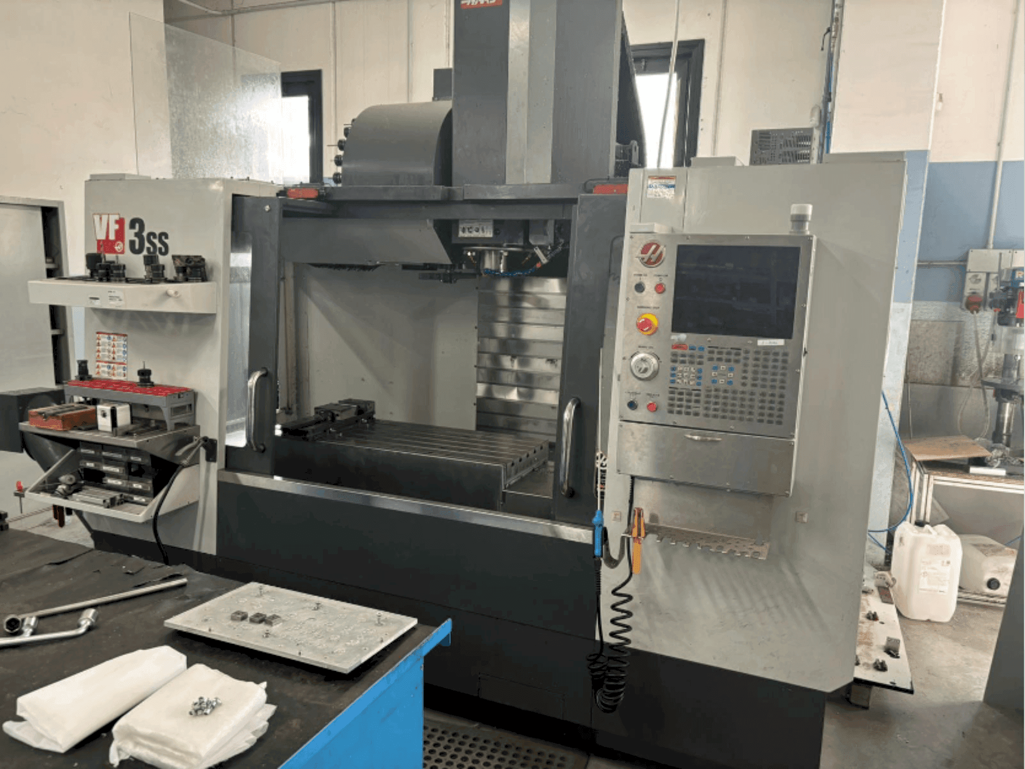 HAAS VF3SS Mašinos vaizdas iš priekio