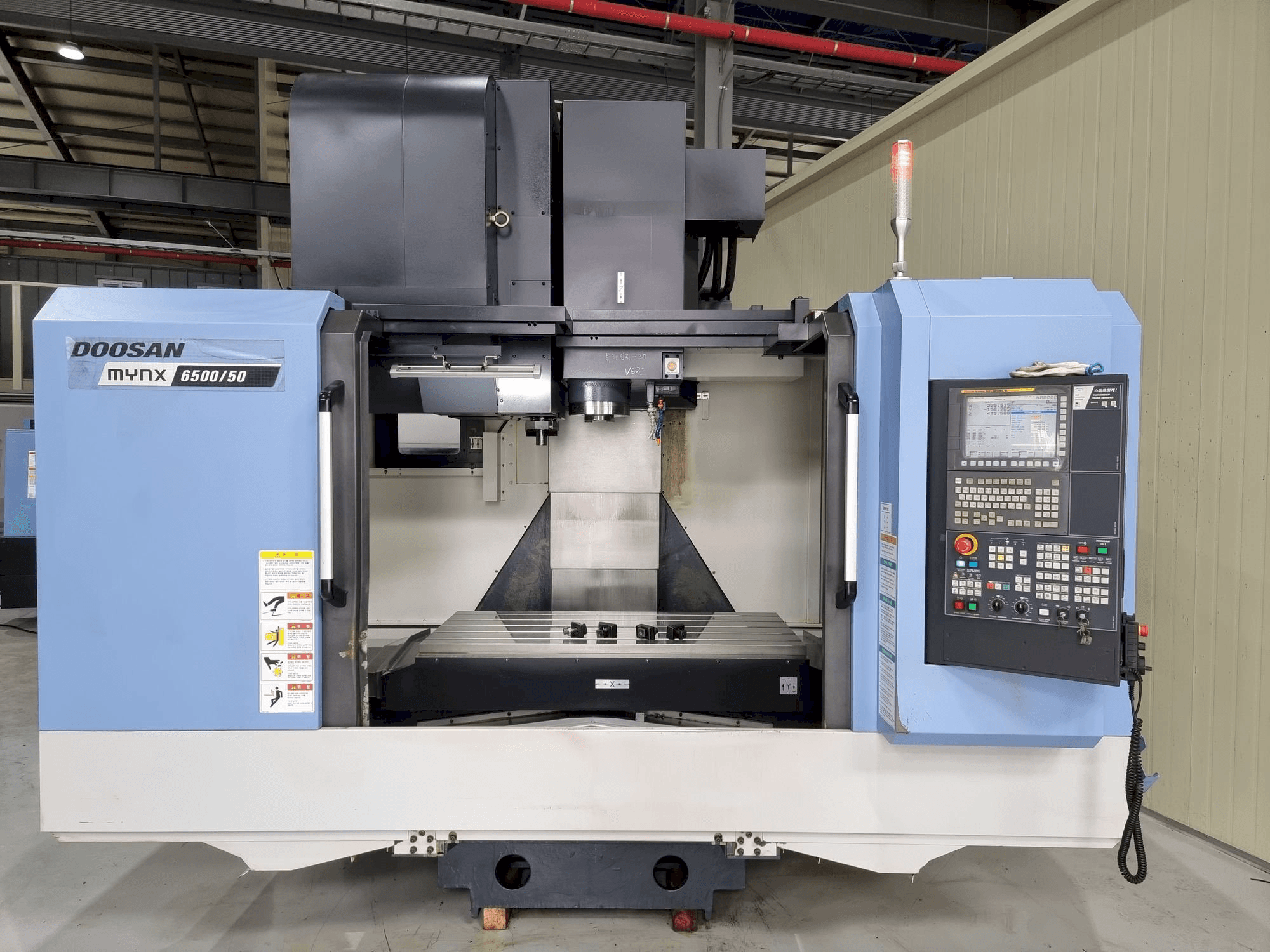 Doosan MYNX 6500/50 Mašinos vaizdas iš priekio