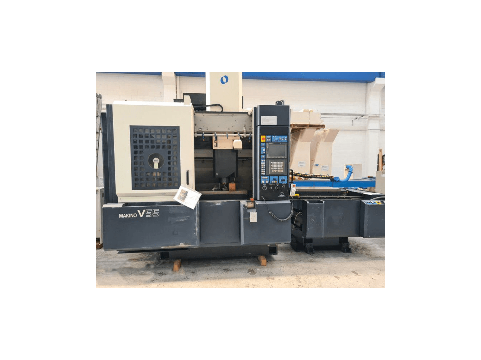 Makino V55 Mašinos vaizdas iš priekio