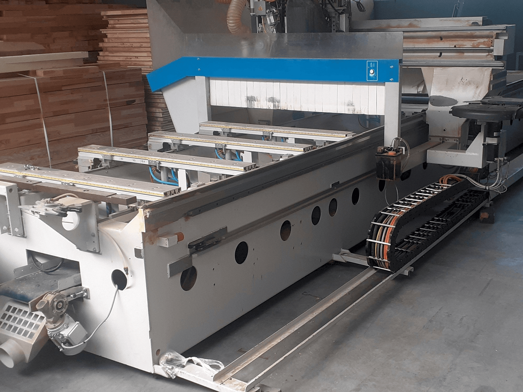 MASTERWOOD PROJECT 350 Mašinos vaizdas iš priekio