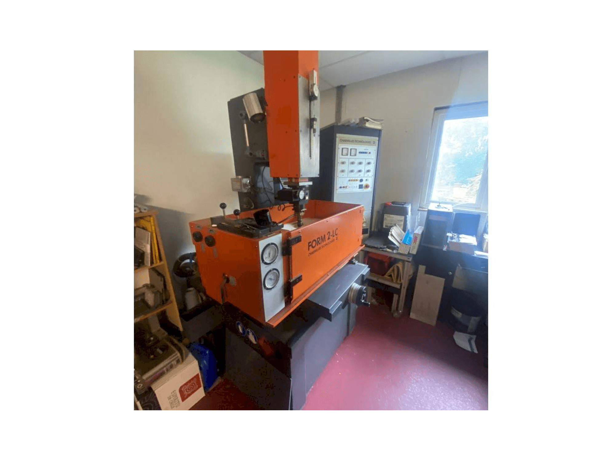 CHARMILLES Form 2-LC Mašinos vaizdas iš priekio