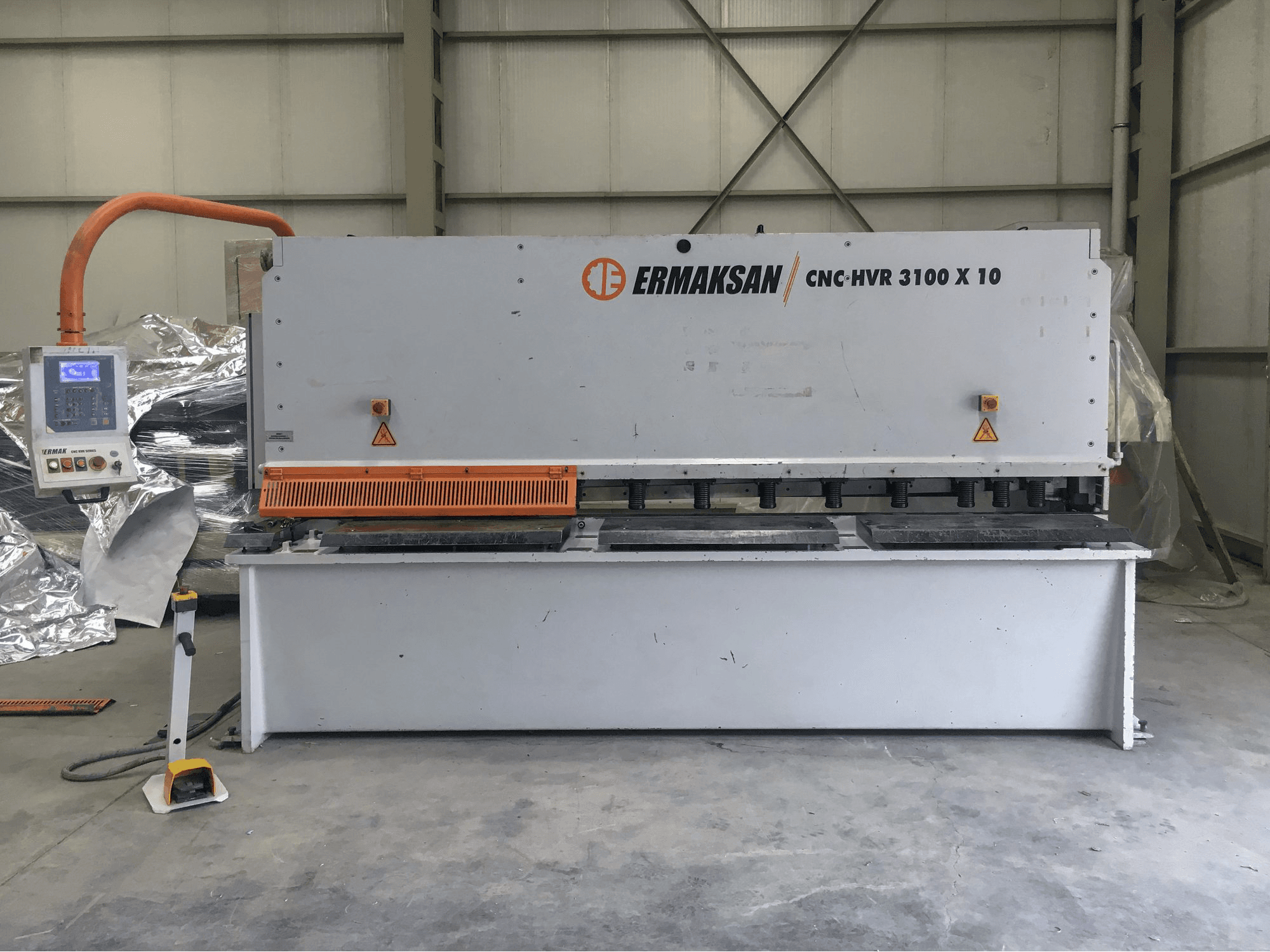 ERMAKSAN CNC HVR 3100x10 Mašinos vaizdas iš priekio