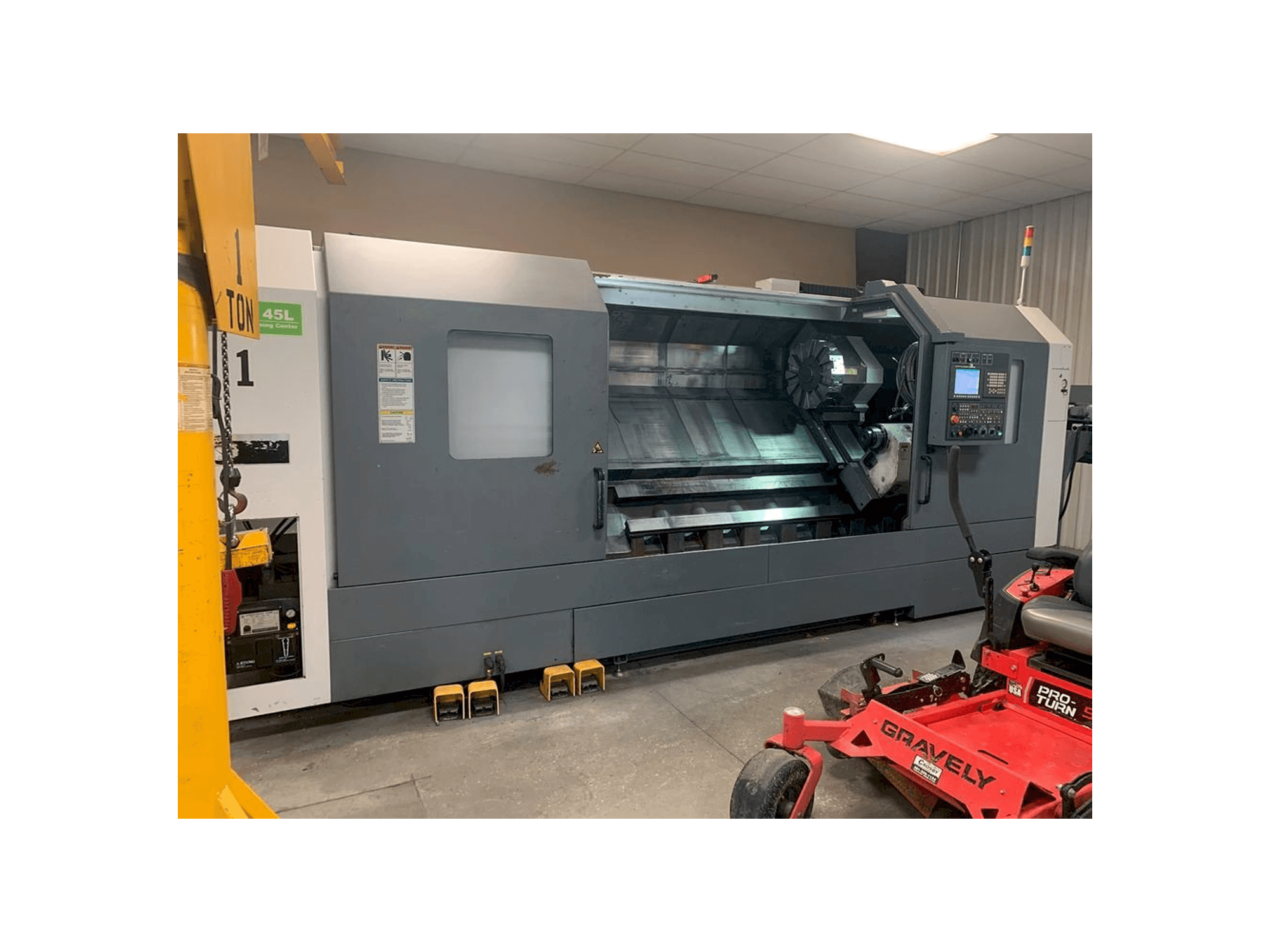 DMC DL 45L Mašinos vaizdas iš kairės pusės