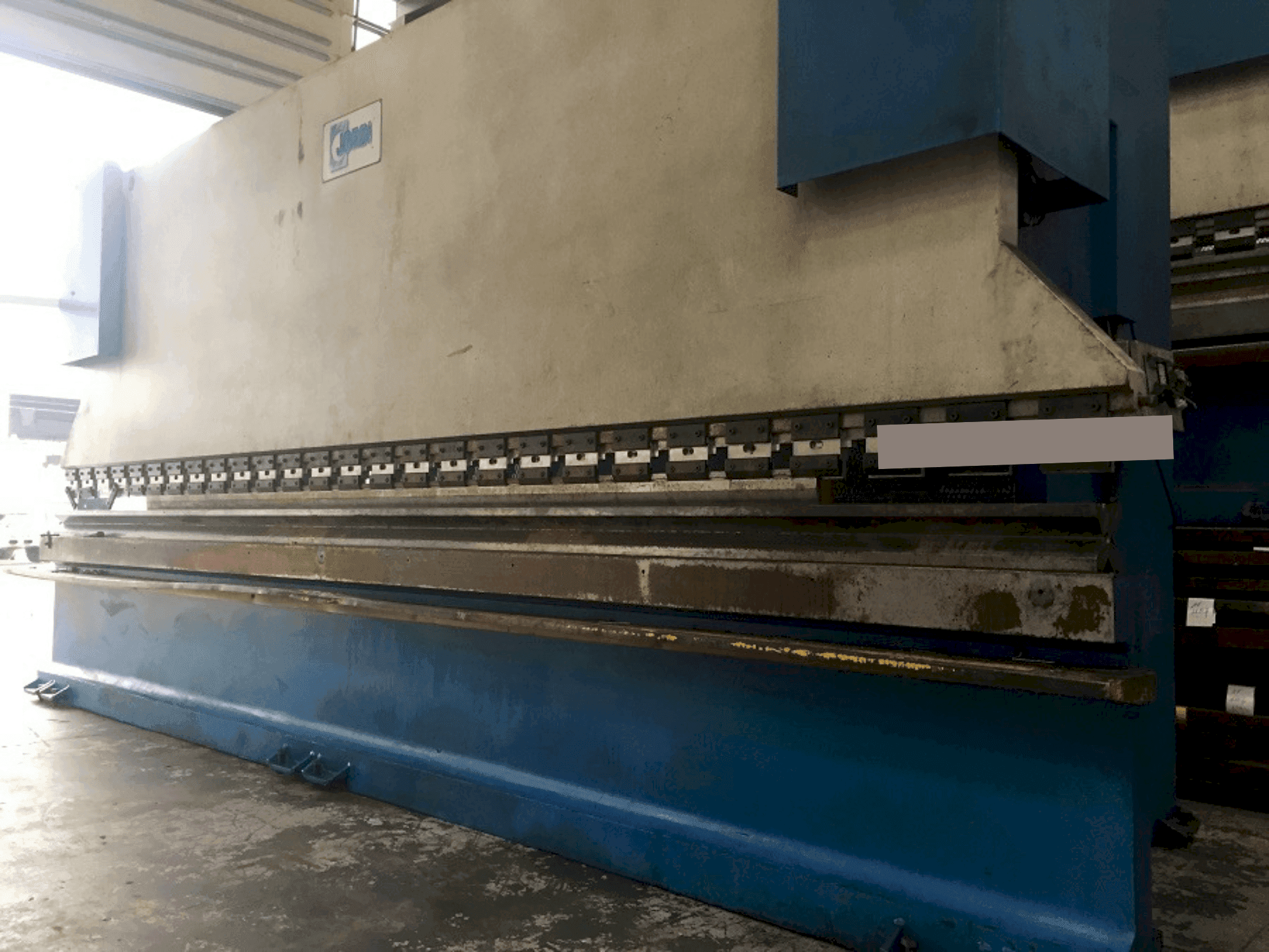 JORDI PH6100 - 180 (2003) Mašinos vaizdas iš kairės pusės