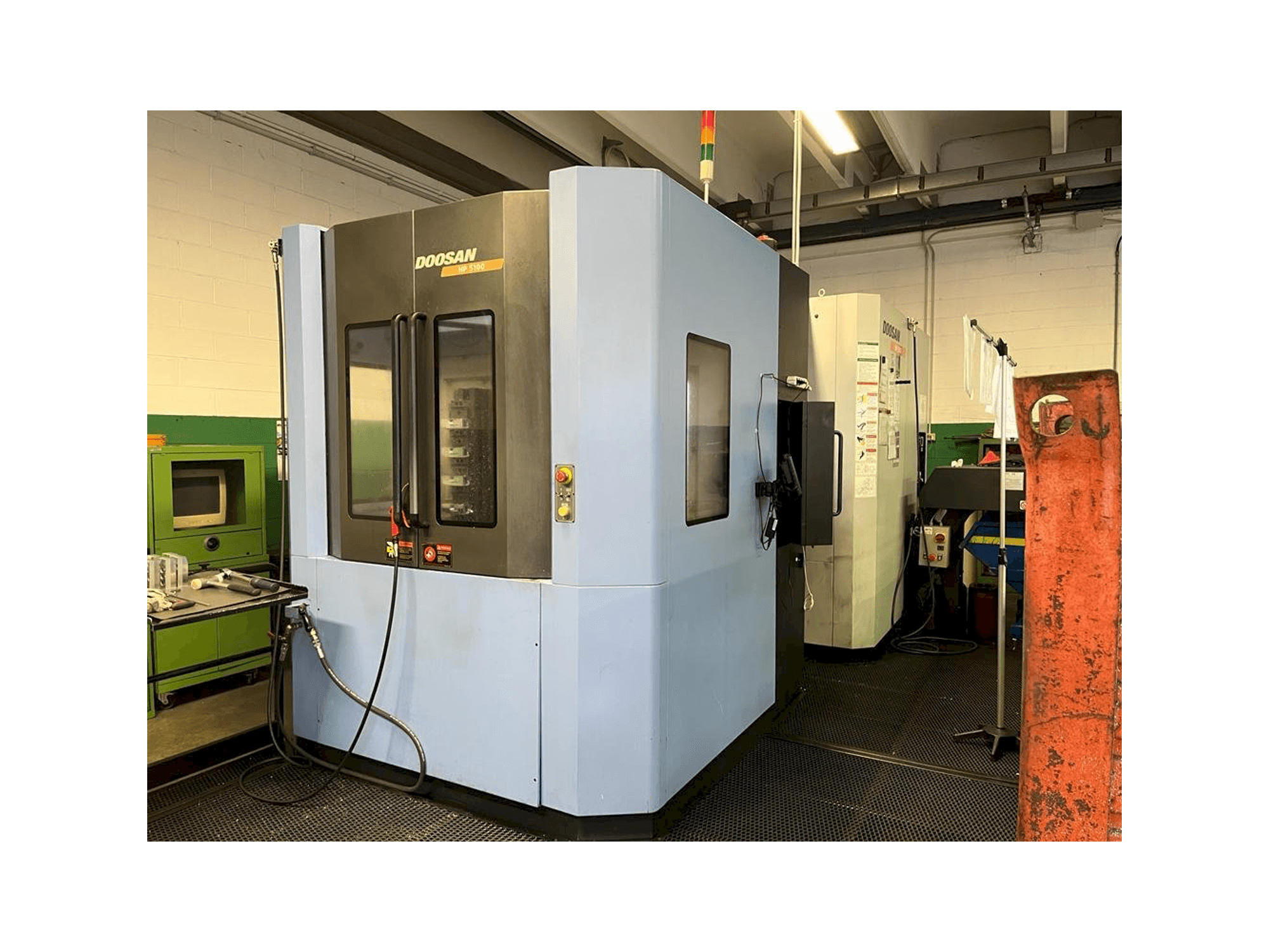 Doosan HP5100 Mašinos vaizdas iš kairės pusės