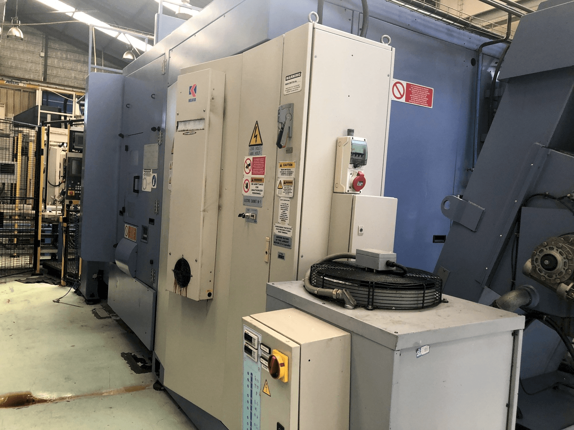 MCM Clock Mašinos vaizdas iš priekio