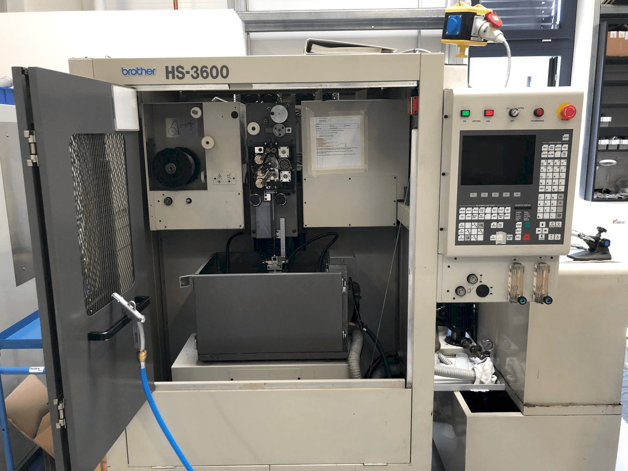 Brother HS-3600 Mašinos vaizdas iš priekio