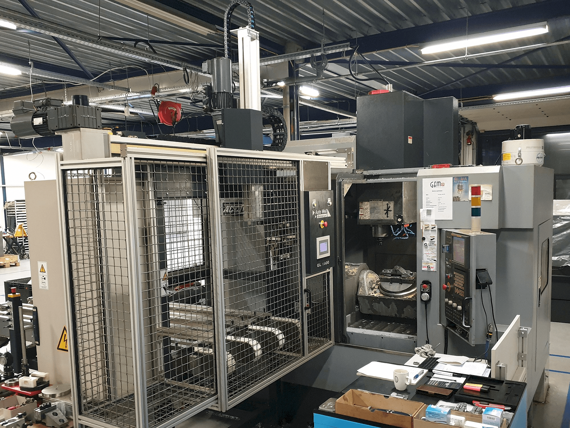 ACCUWAY Mašinos kairės pusės vaizdasUM - 350V5
