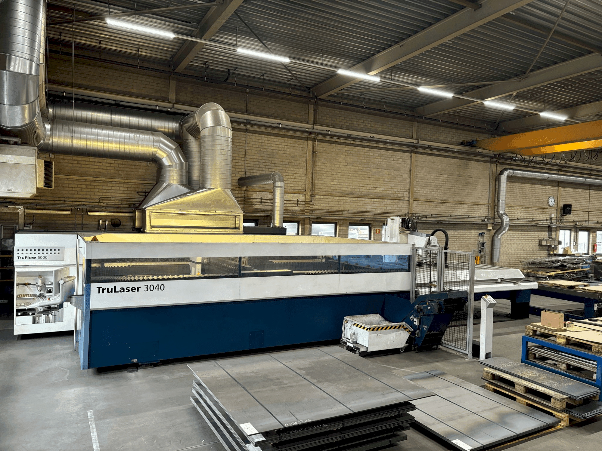 TRUMPF TruLaser 3040 + LiftMaster Mašinos vaizdas iš priekio