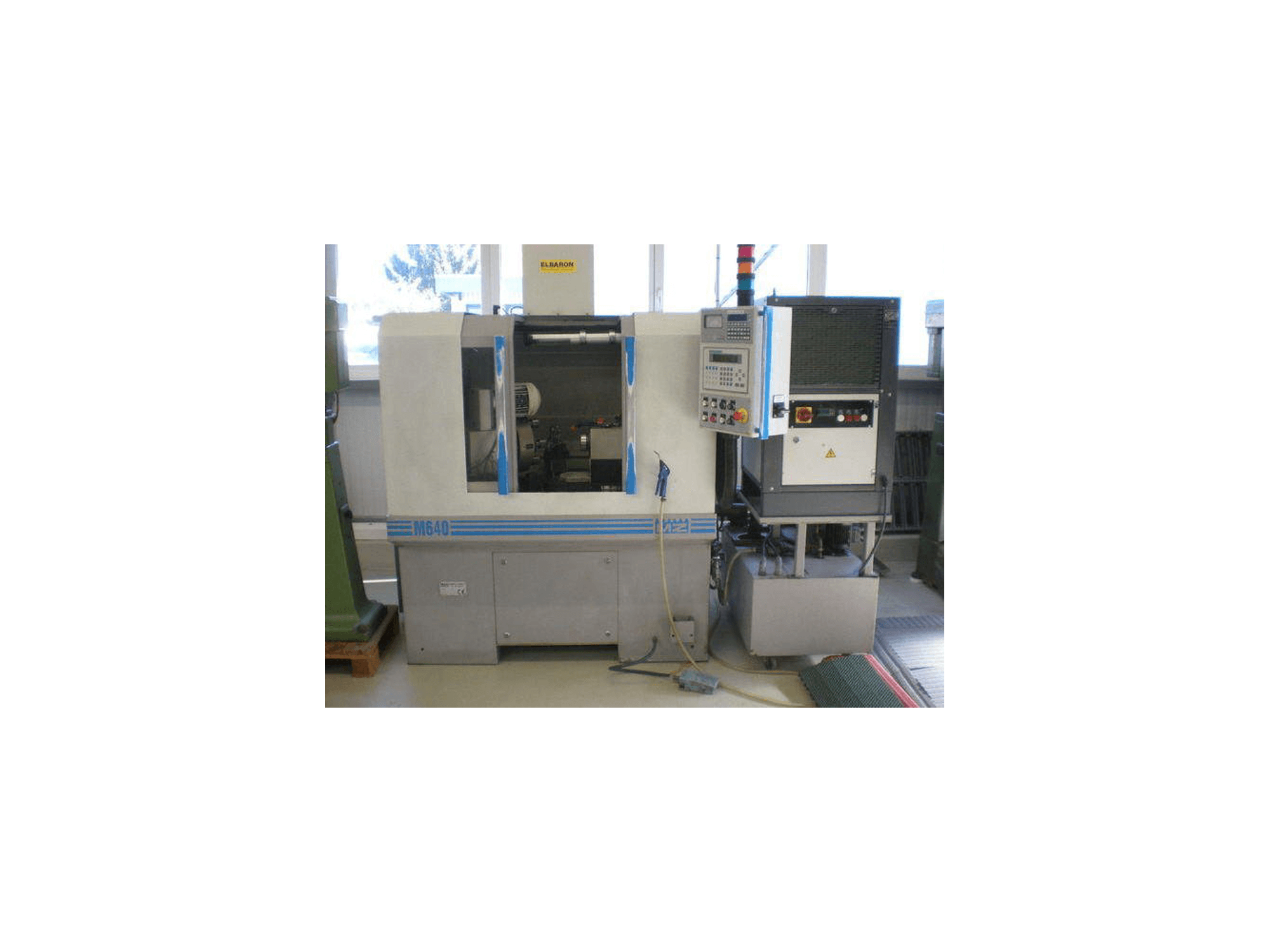 Monnier & Zahner M640 Mašinos vaizdas iš priekio