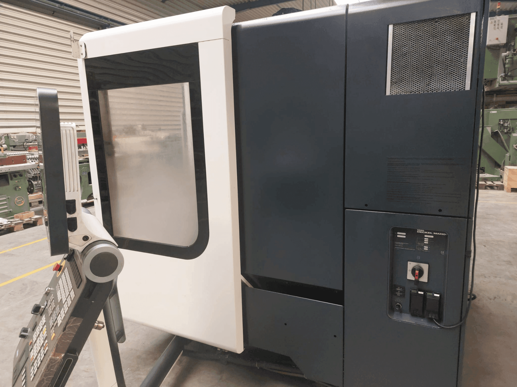 DMG DECKEL MAHO DMU 50 Mašinos vaizdas iš priekio