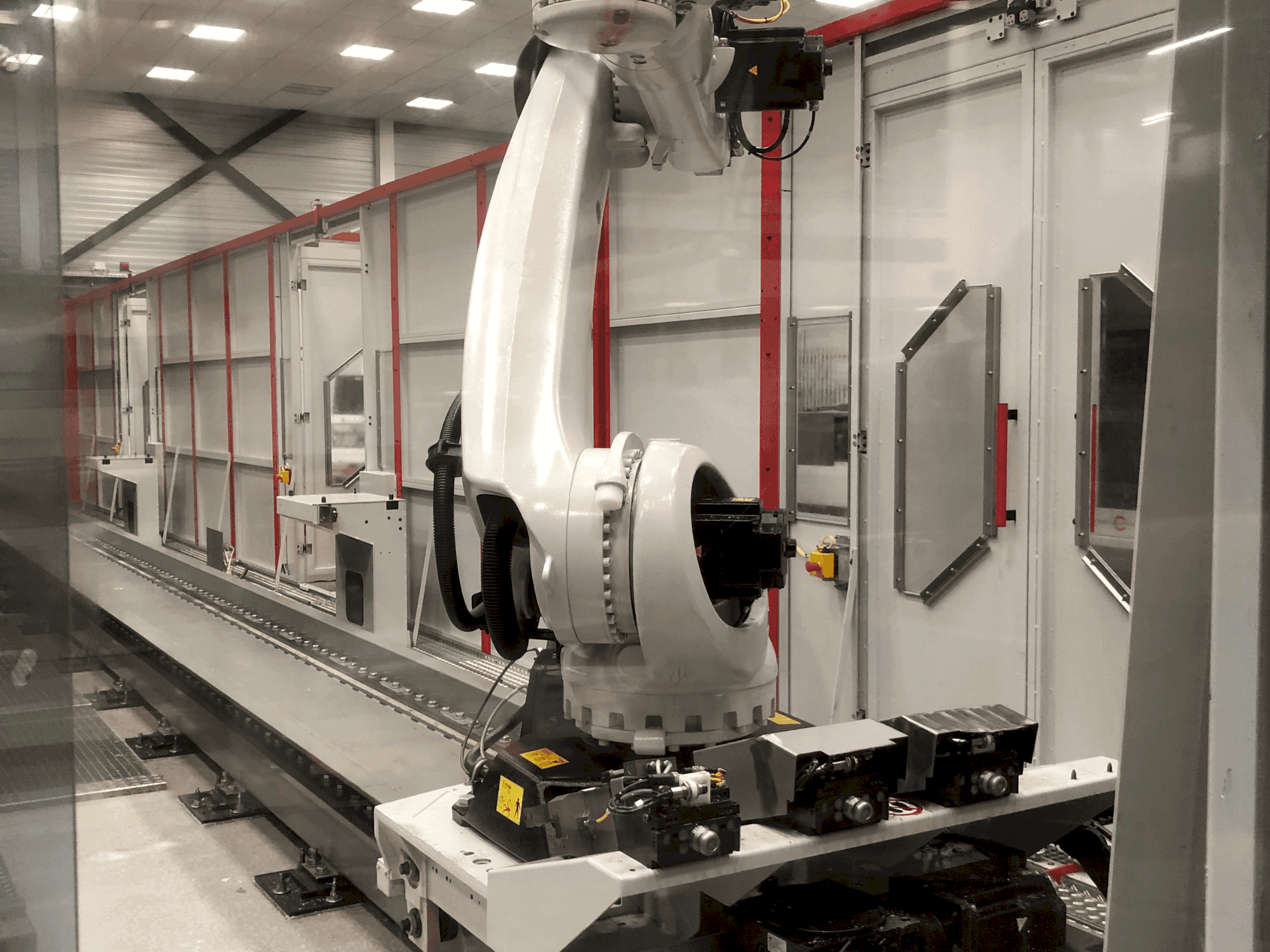 KUKA KR 240 R2900 ultra Mašinos vaizdas iš priekio