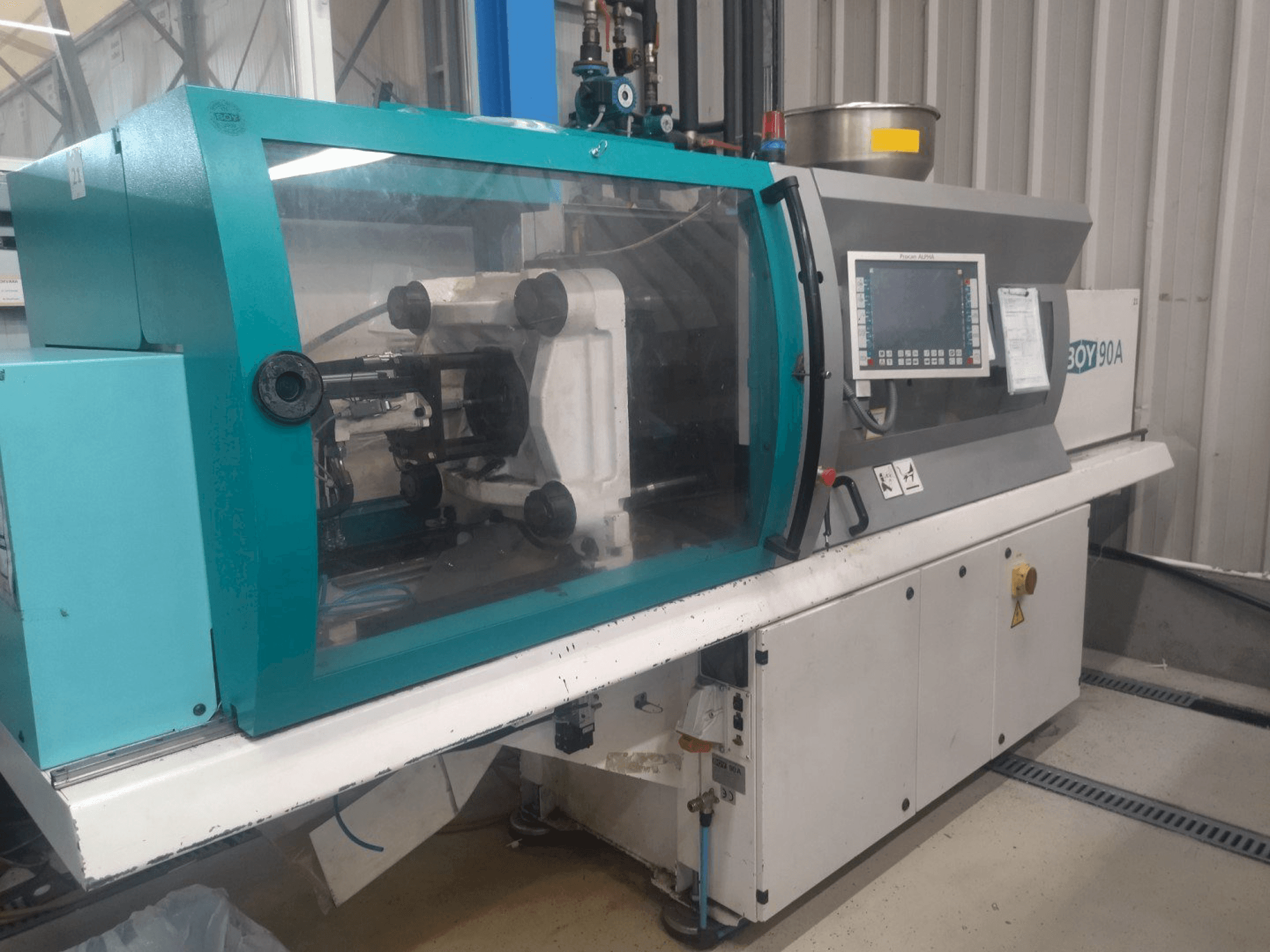 BOY 90A Mašinos vaizdas iš priekio