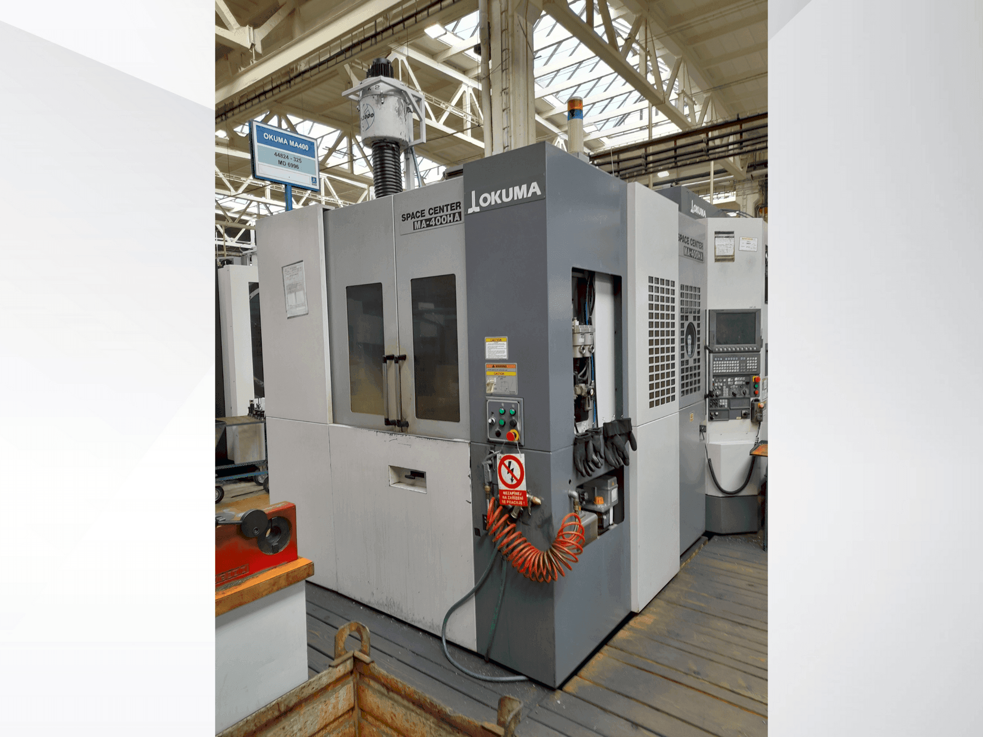 Okuma MA-400HA Mašinos vaizdas iš priekio