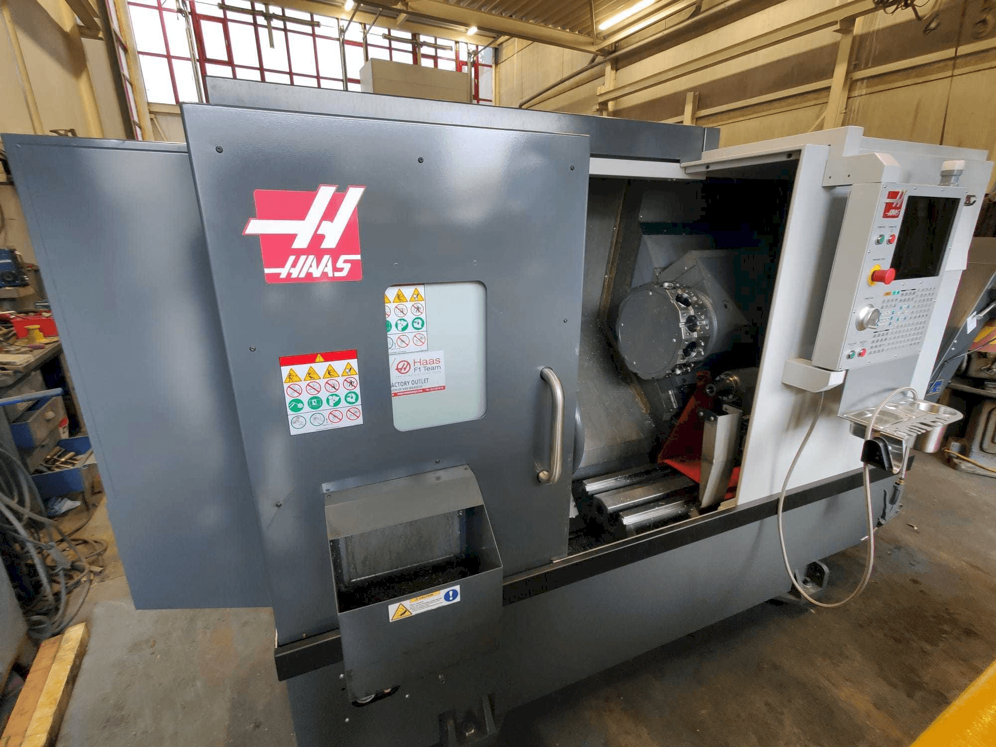 HAAS ST-20Y Mašinos kairės pusės vaizdas