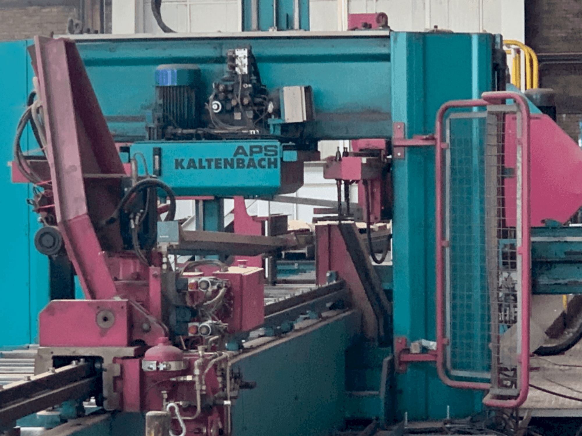 KALTENBACH KBS 851 DGNC Mašinos vaizdas iš priekio