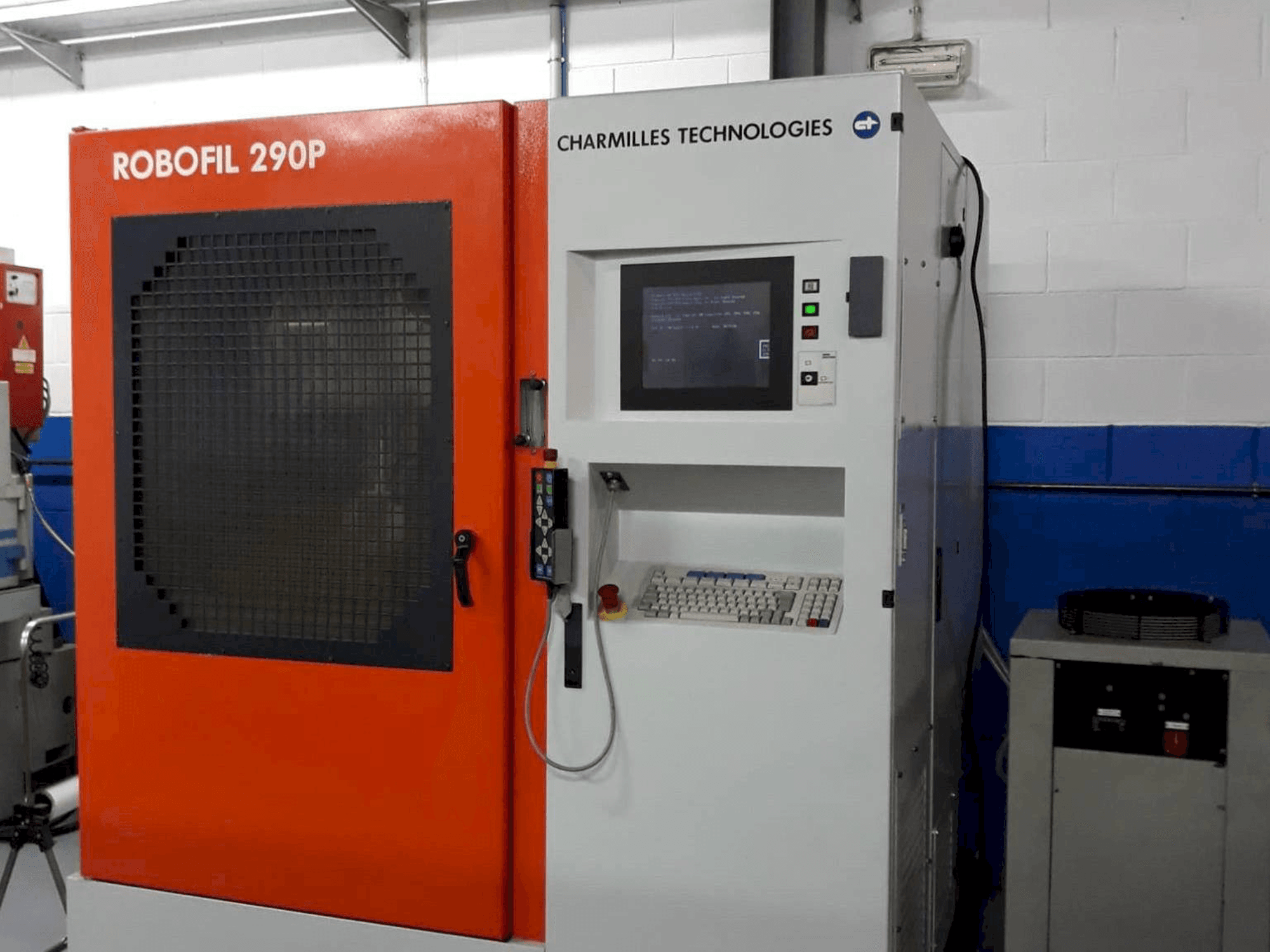 CHARMILLES ROBOFIL 290 P Mašinos vaizdas iš priekio