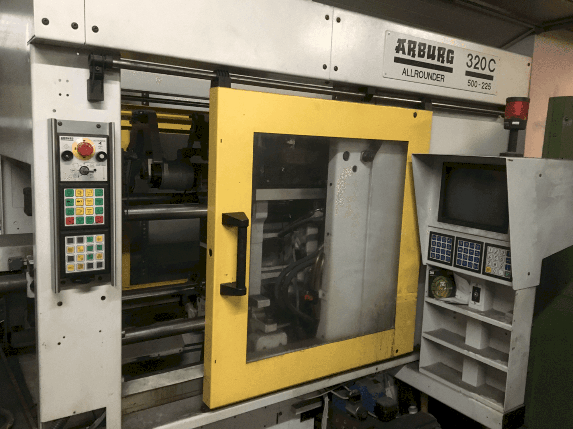 Arburg Allrounder Centex 320 CD-500-225 Mašinos vaizdas iš priekio