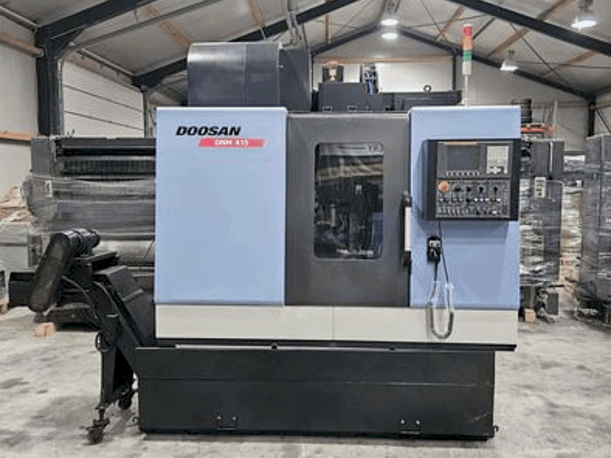 DOOSAN DNM 415 (2015) Mašinos vaizdas iš priekio