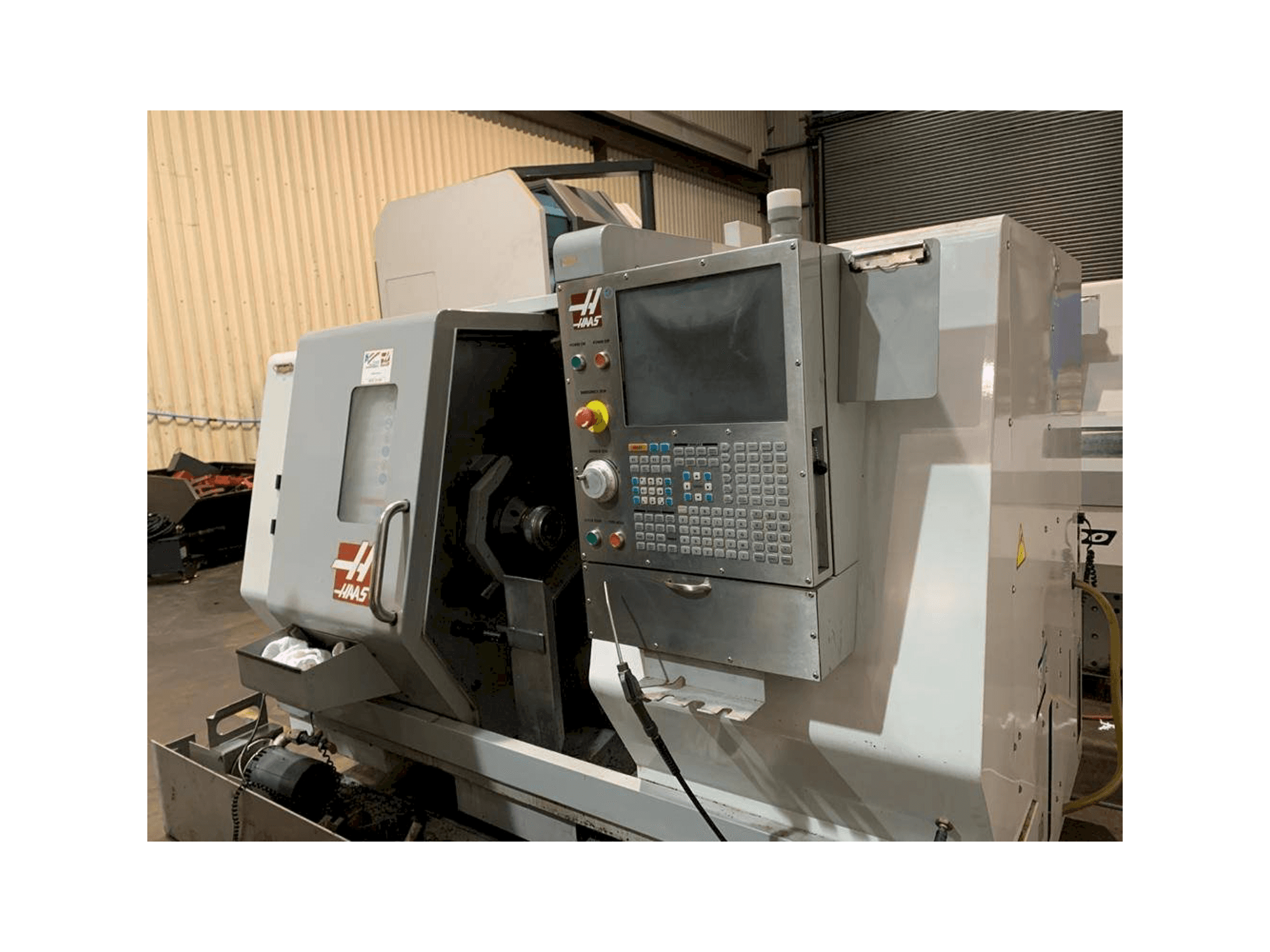 HAAS SL-20 Mašinos vaizdas iš priekio