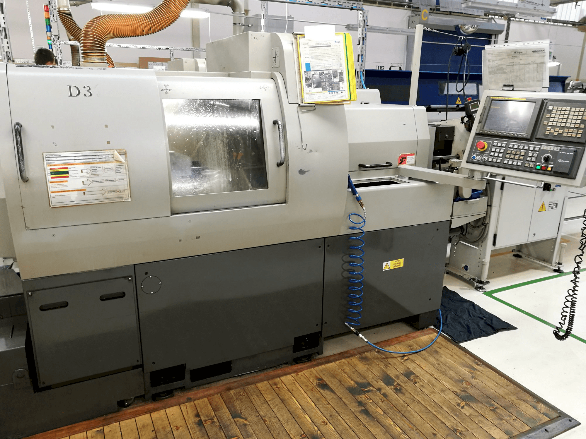 Hanwha XD 38 N Mašinos vaizdas iš priekio