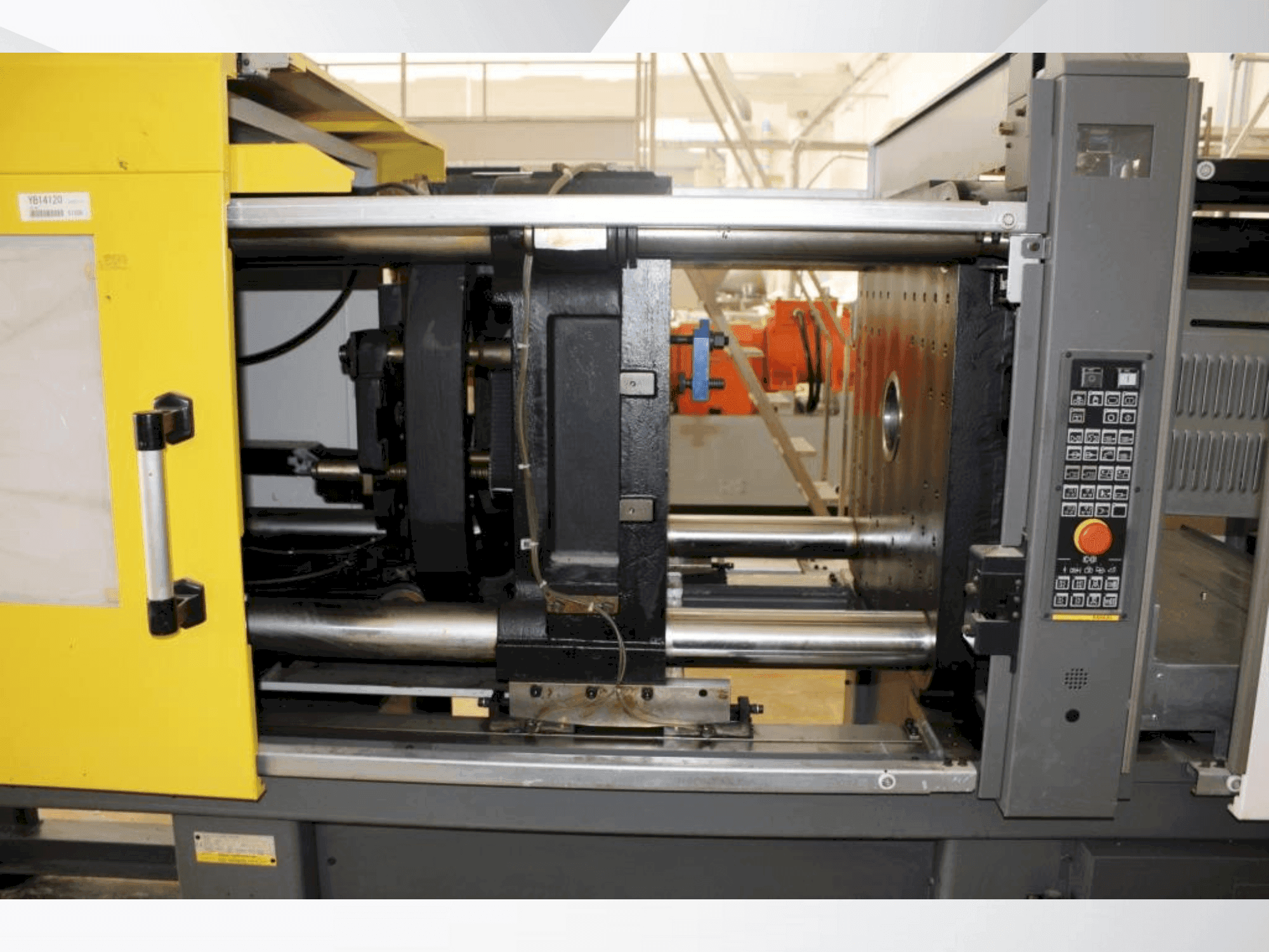 FANUC ROBOSHOT S-2000 i 150B Mašinos vaizdas iš priekio