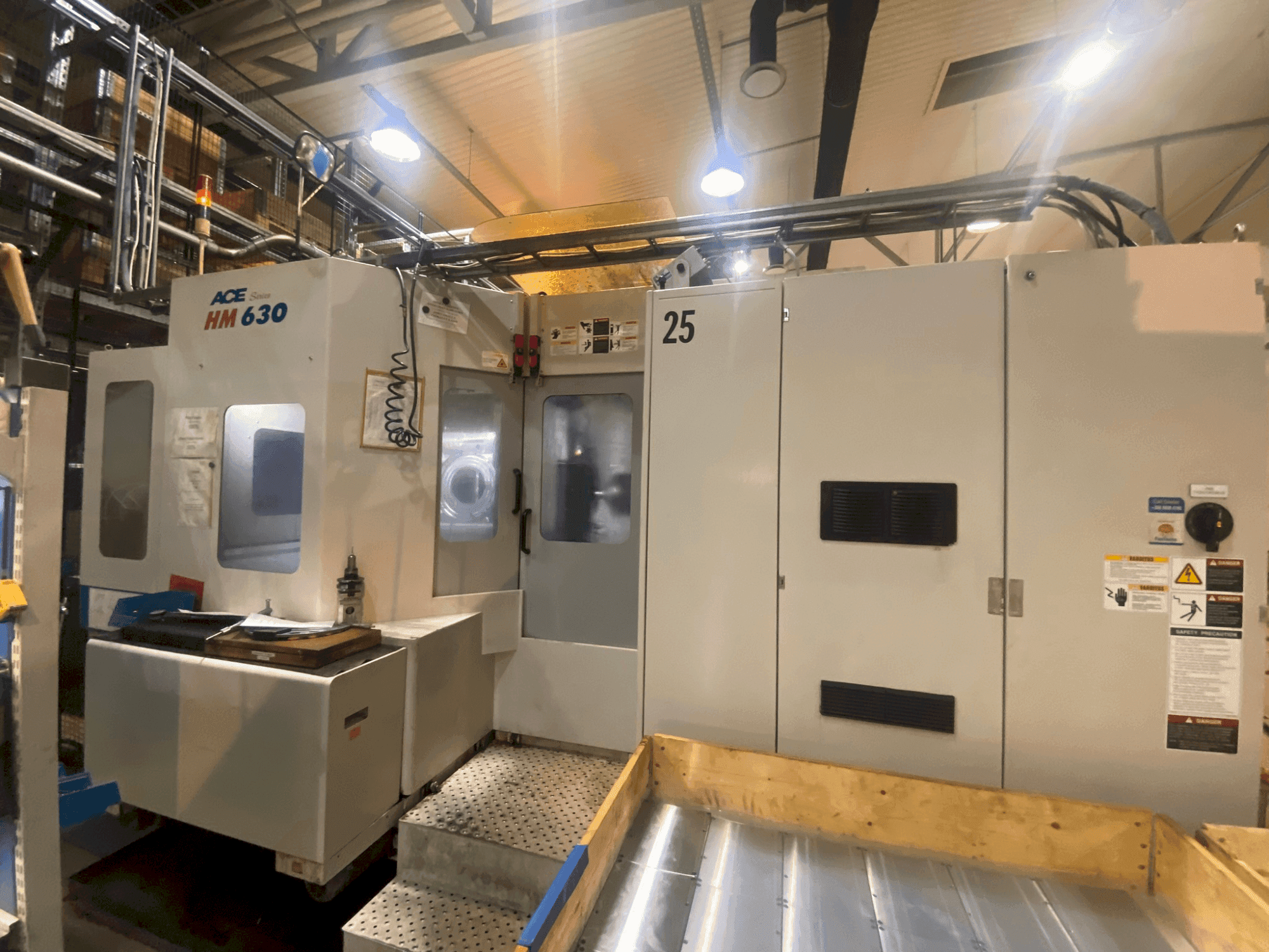 DOOSAN ACE-HM 630 Mašinos vaizdas iš priekio