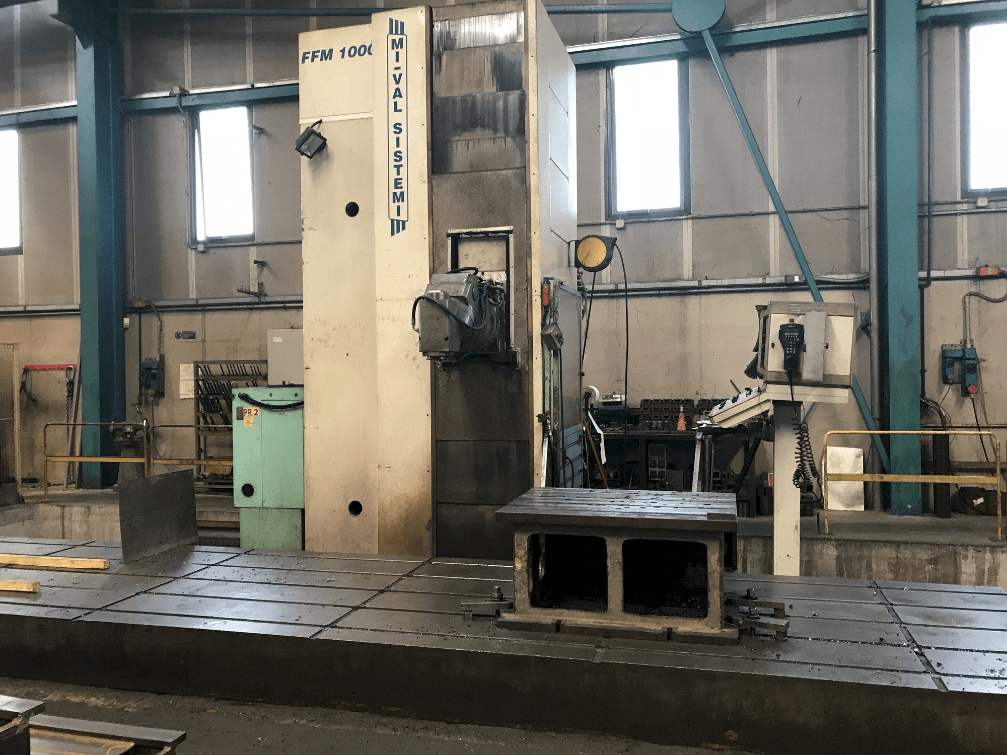 MIVAL FFM 1000 Mašinos vaizdas iš priekio