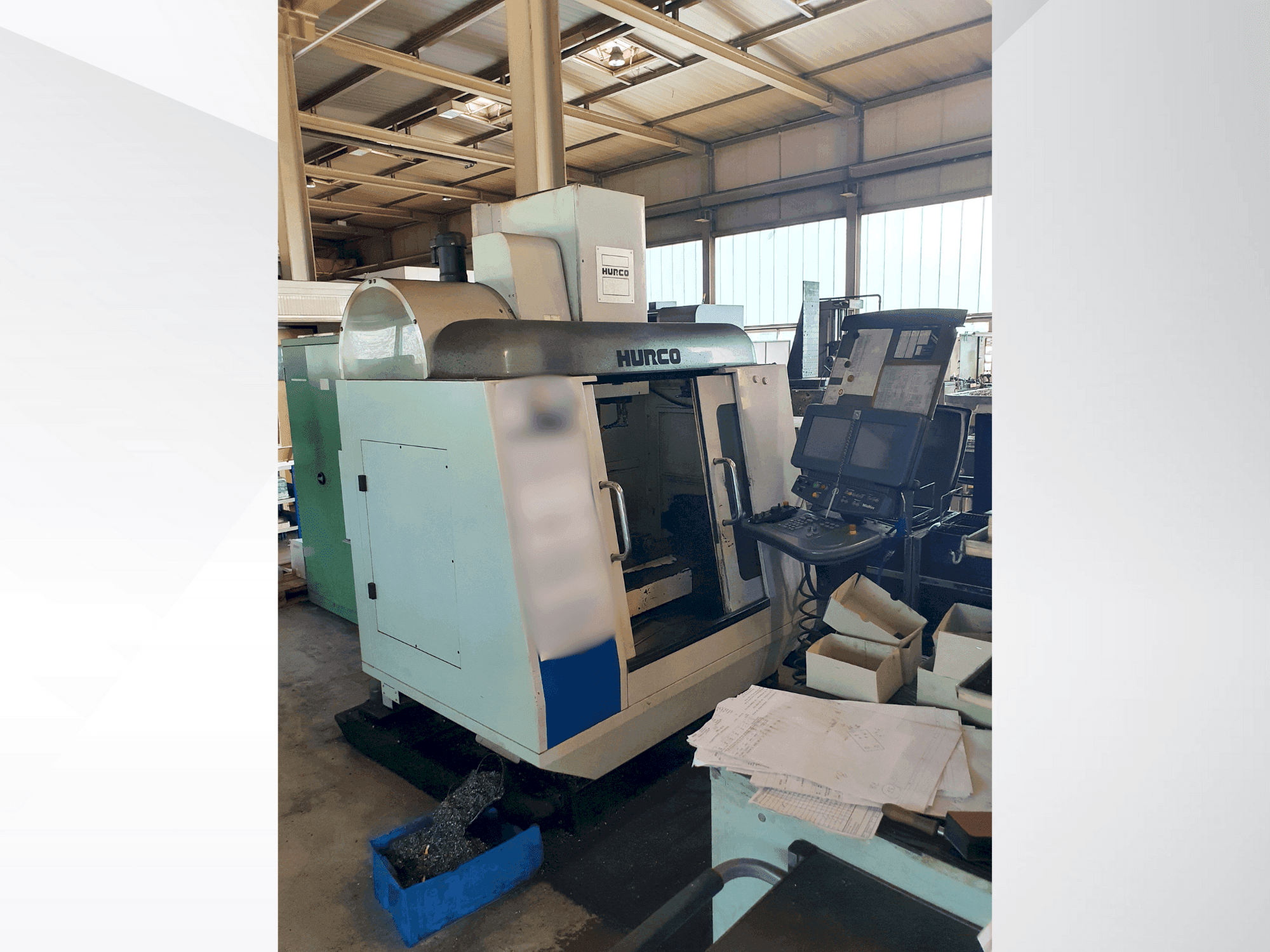 Hurco VMX42T Mašinos vaizdas iš priekio