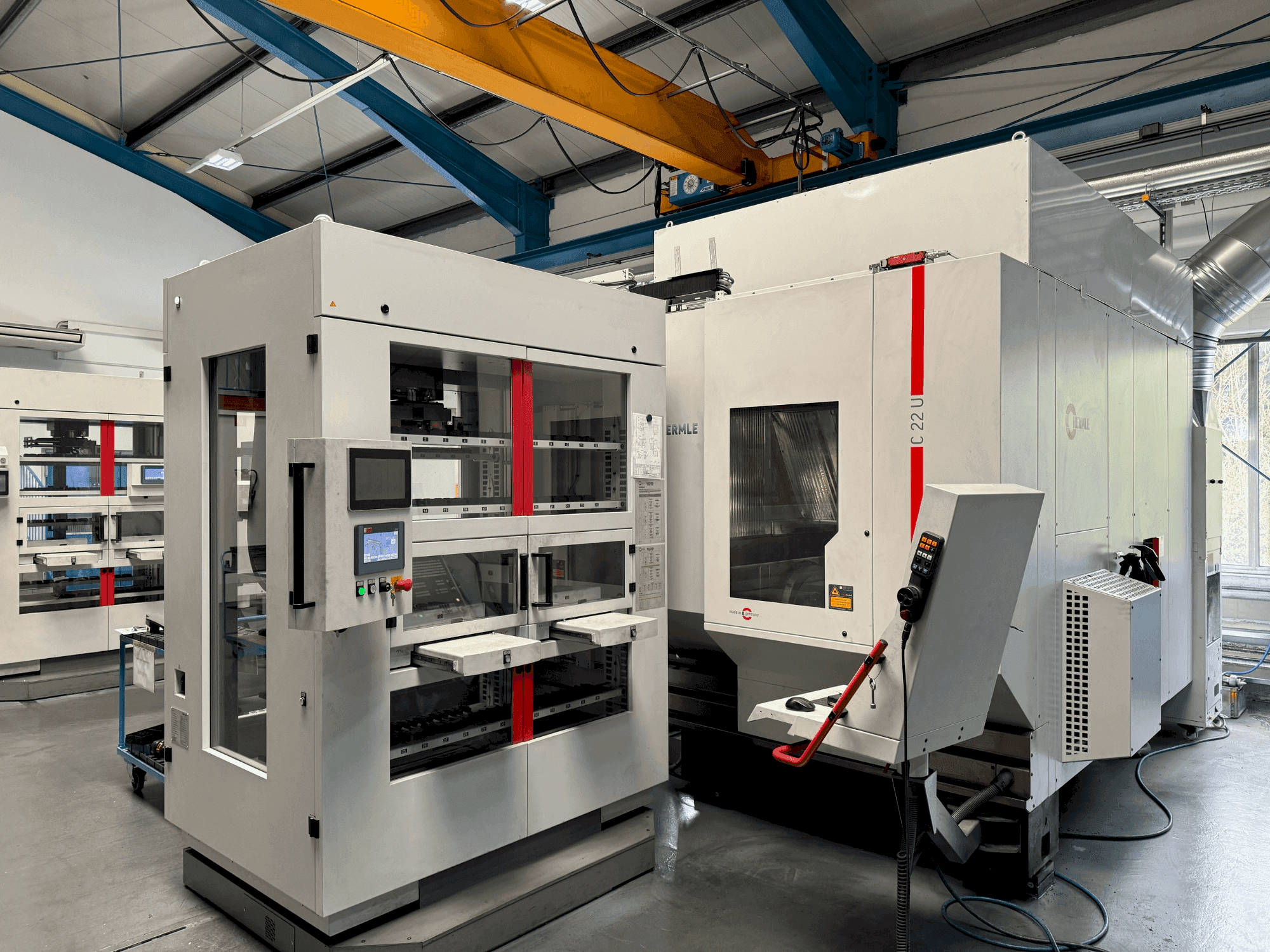 HERMLE C22 with handling system IH30 (2017) Mašinos vaizdas iš priekio