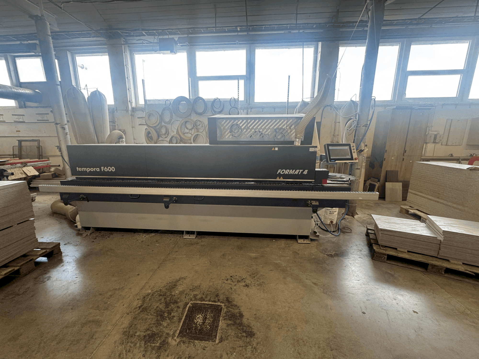 FORMAT4 TEMPORA 60.06 glueBox x-motion Mašinos vaizdas iš priekio