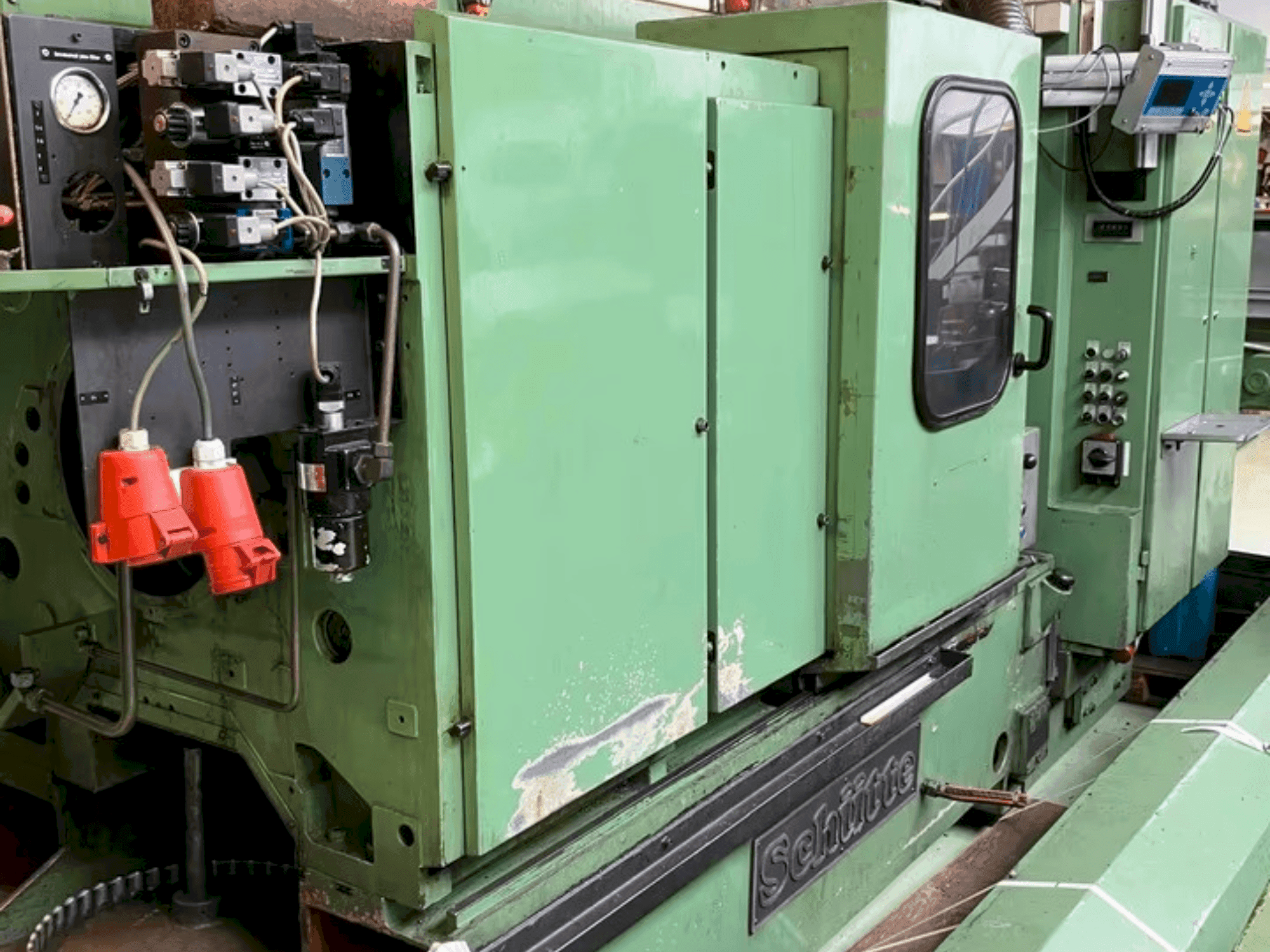 Schütte SF 26 (1985) Mašinos vaizdas iš priekio