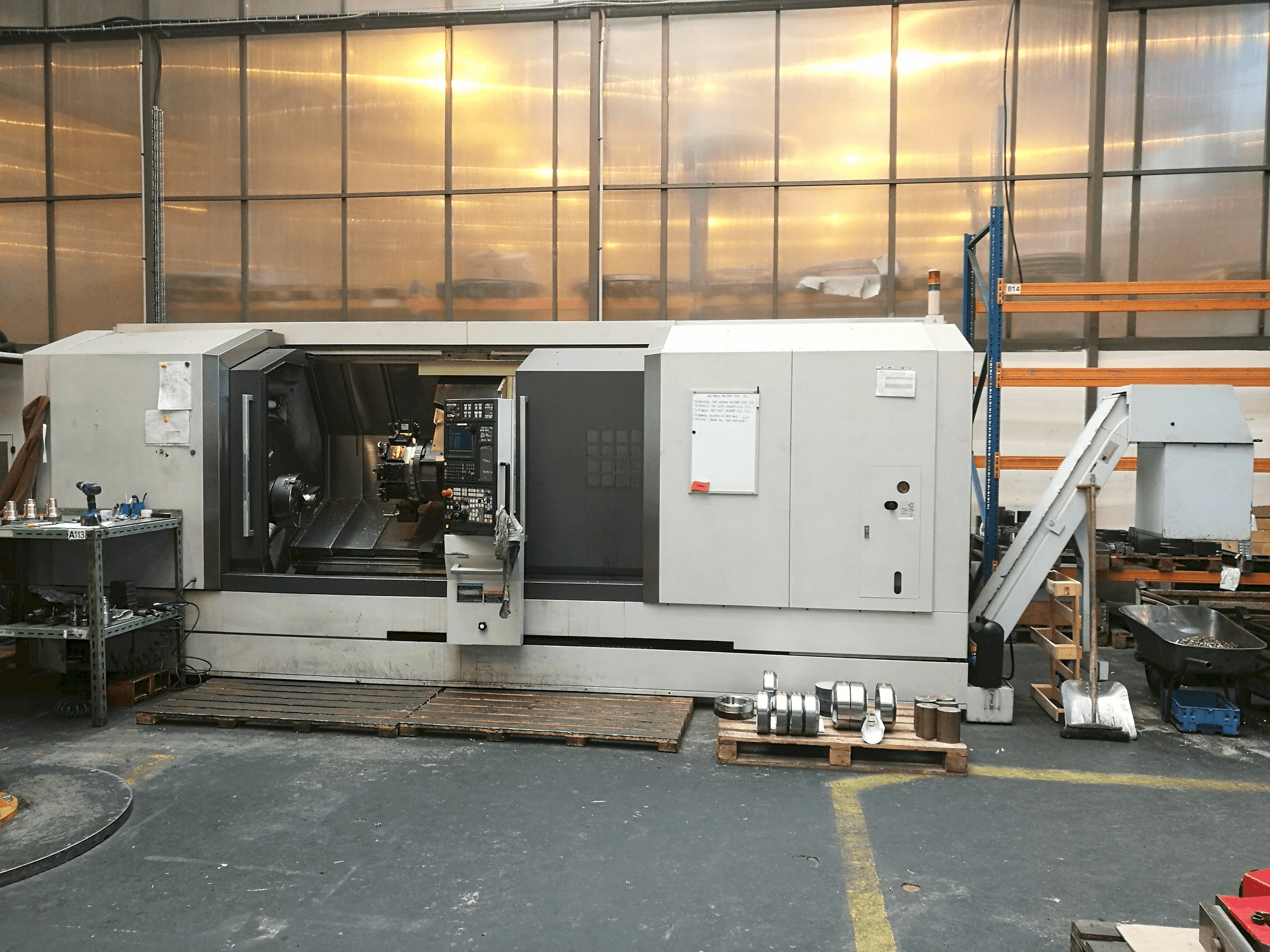 MORI SEIKI NL 3000 SY/2000 Mašinos vaizdas iš priekio