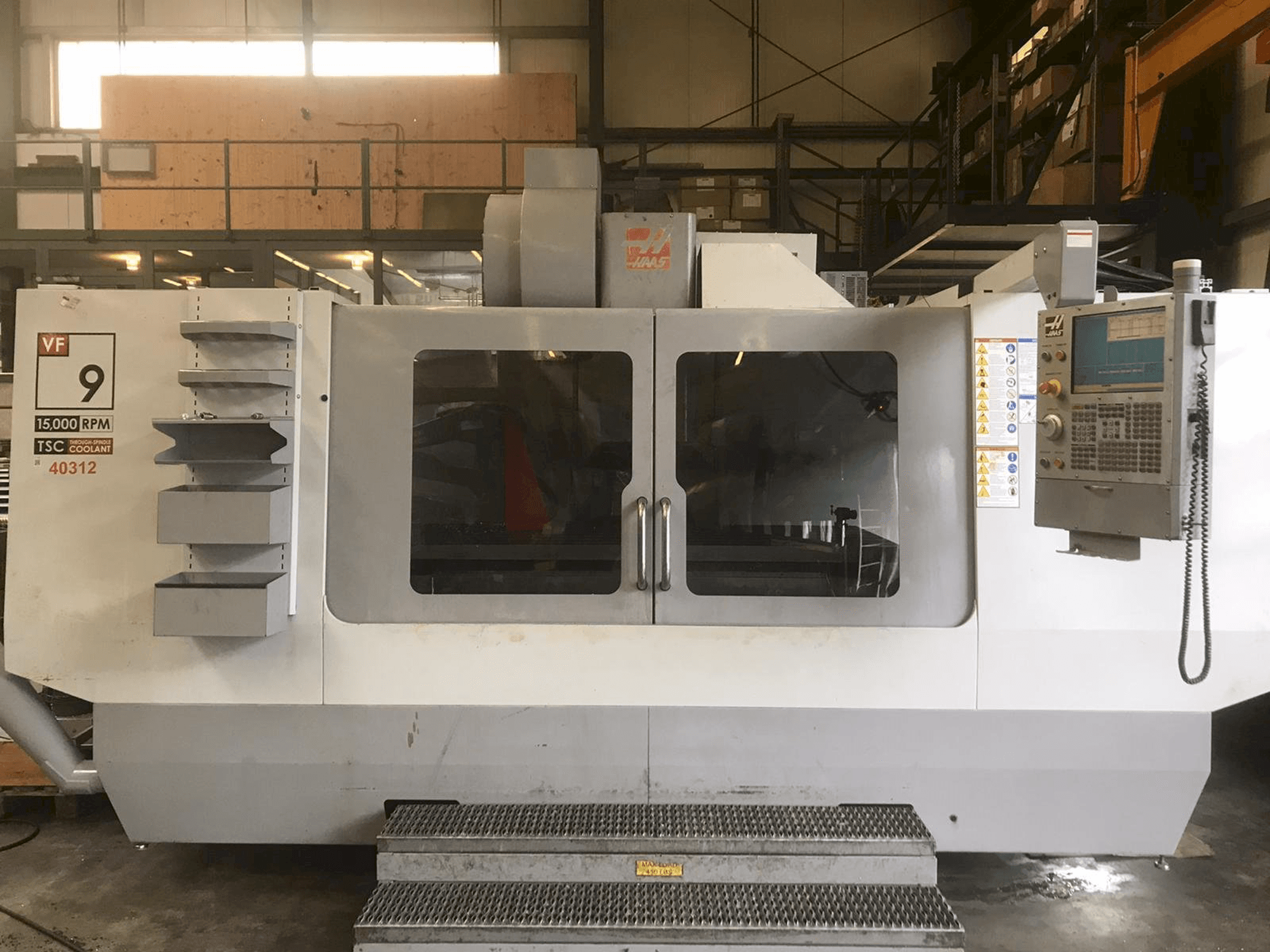 HAAS VF-9 Mašinos vaizdas iš priekio