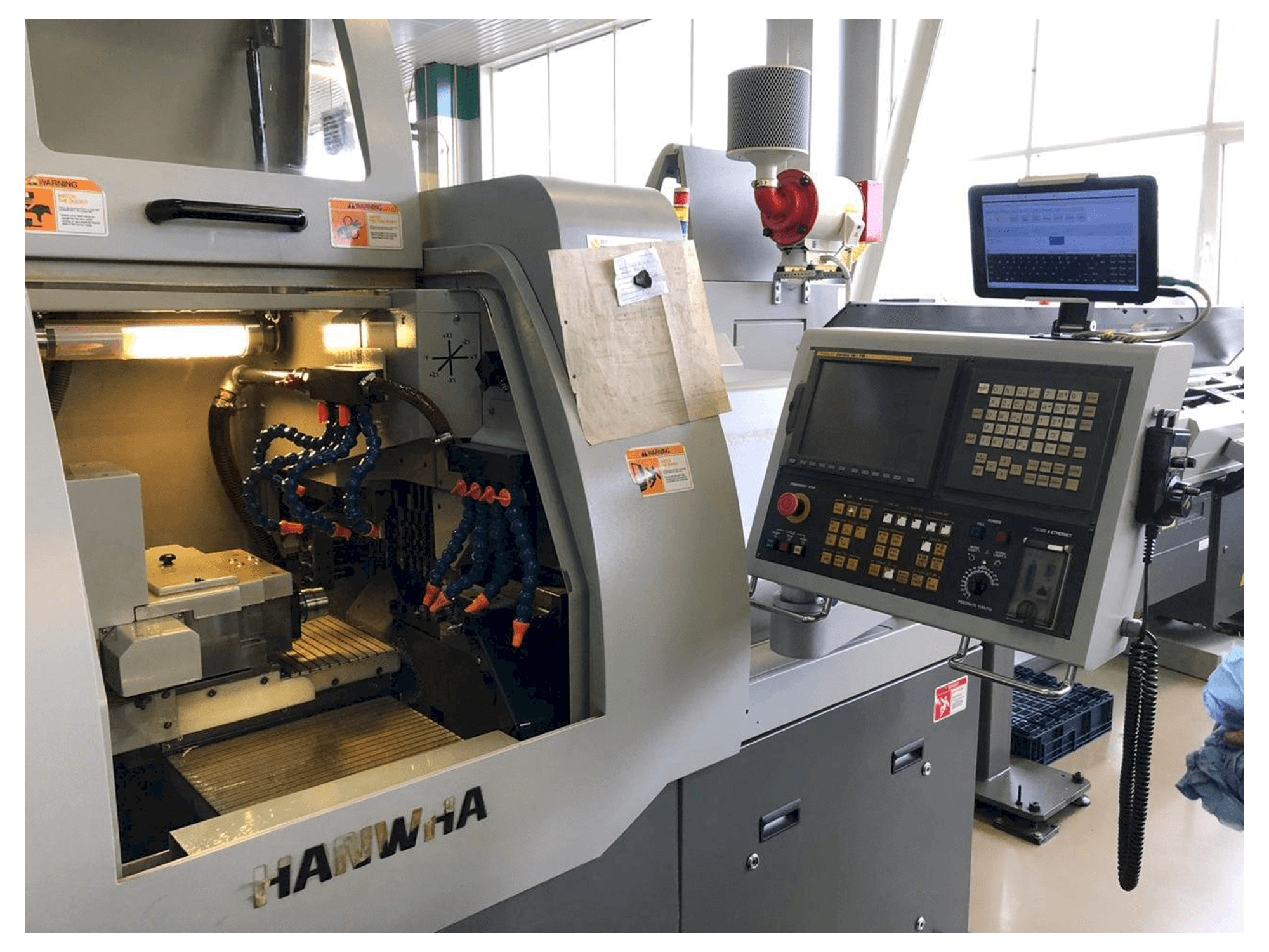 Hanwha XD20H Mašinos vaizdas iš priekio