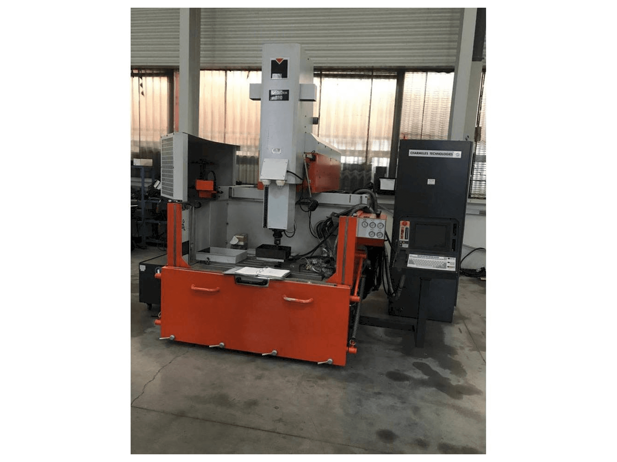 CHARMILLES ROBOFORM 810 Mašinos vaizdas iš priekio