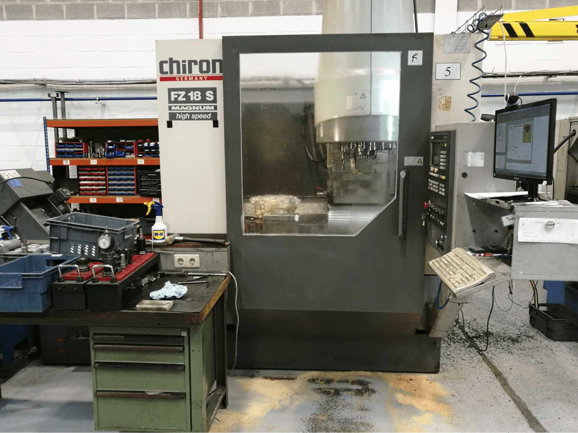 Chiron FZ18 S Magnum Mašinos vaizdas iš priekio