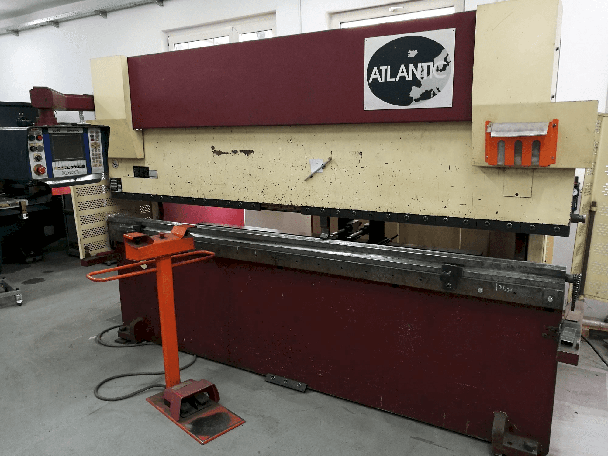 HACO ATLANTIC HPE 30100 Mašinos vaizdas iš priekio