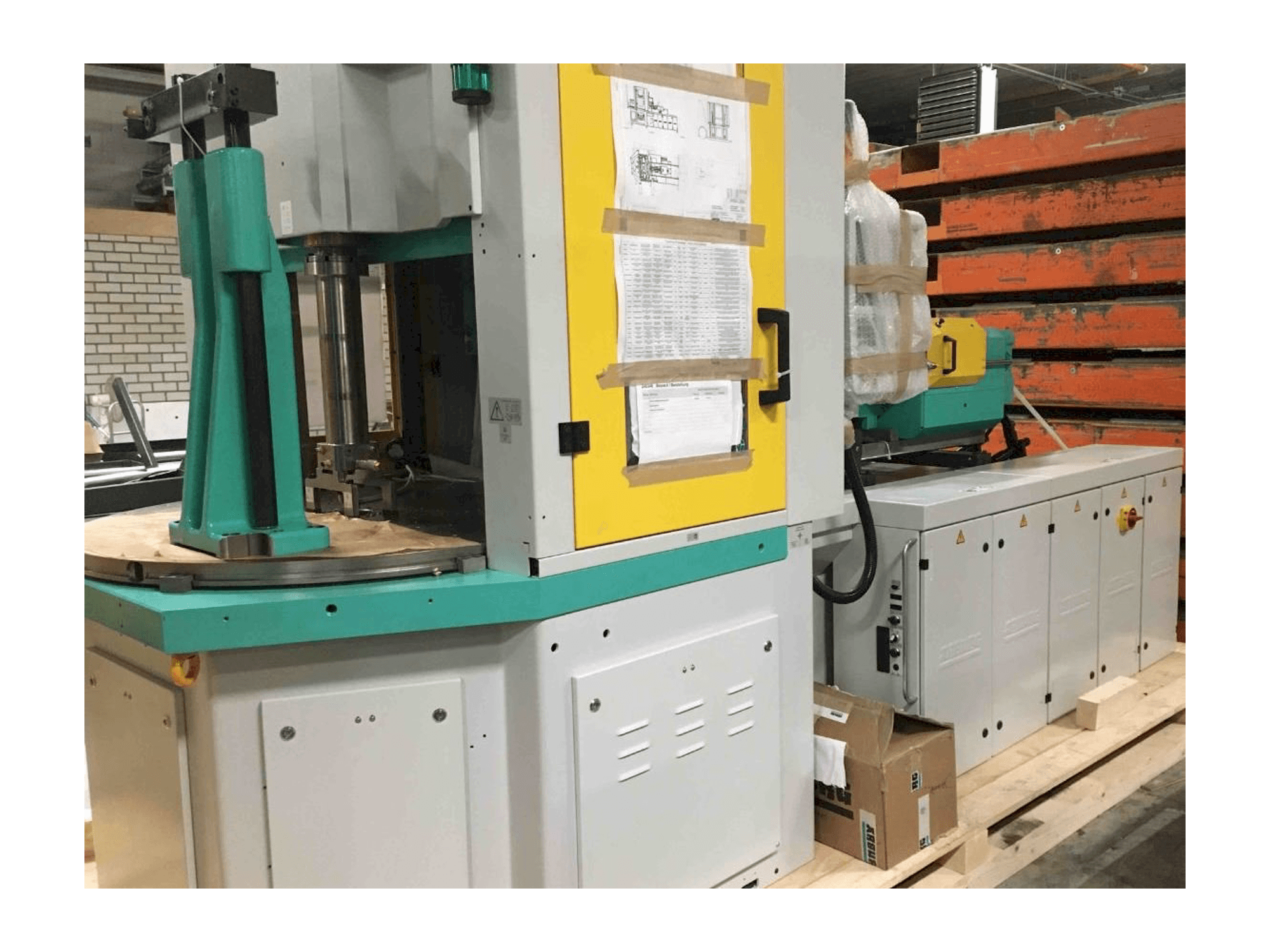 Arburg ALLROUNDER 1200 t 1000 - 400 Mašinos vaizdas iš priekio